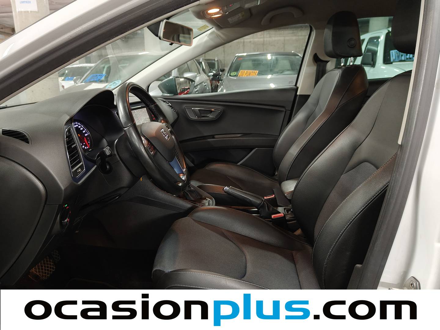 Foto asientos delanteros Seat León Seat León 1.6 TDI S&S Style Connect DSG-7 (110 CV)