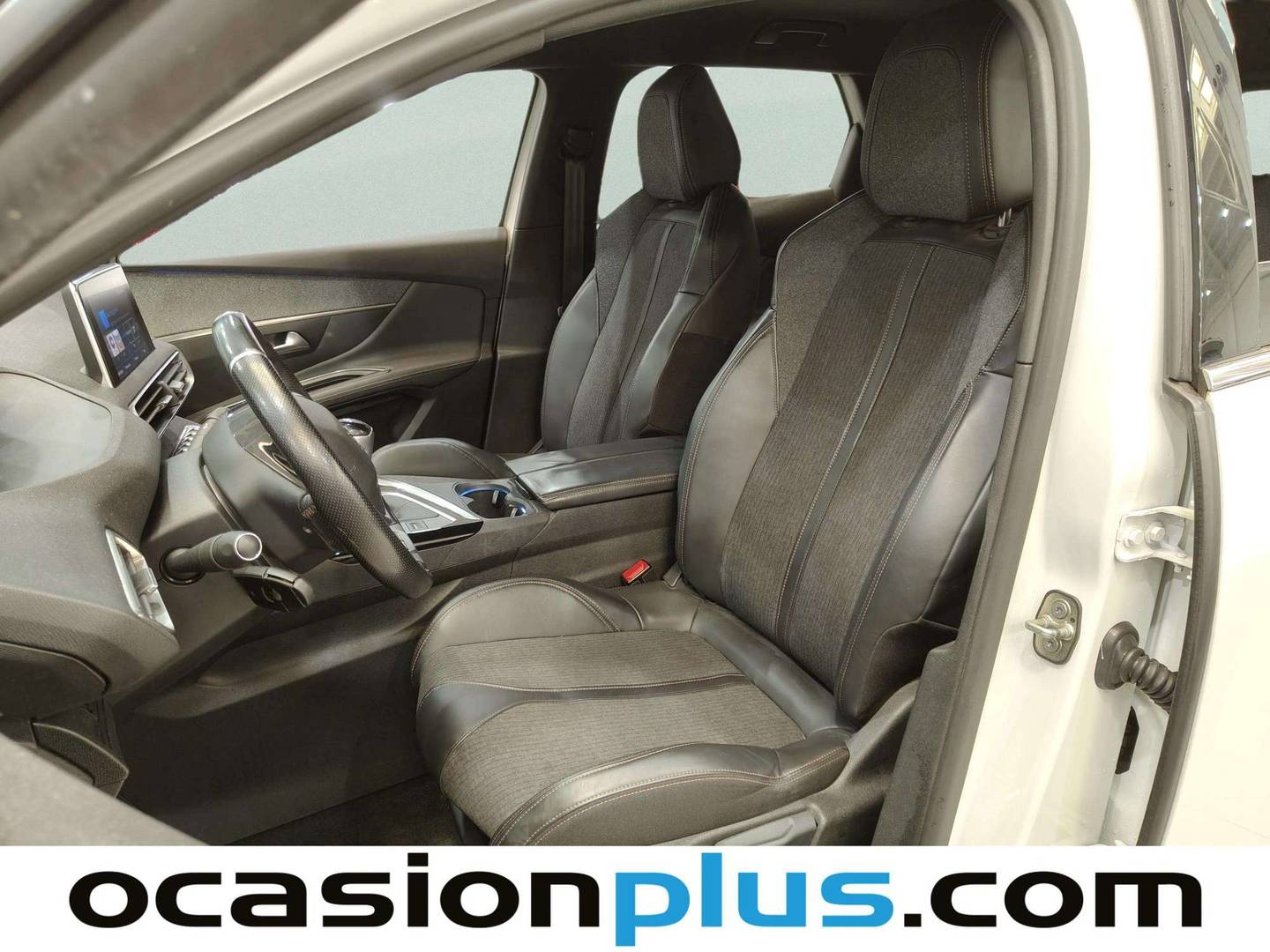 Foto asientos delanteros Peugeot 3008 Peugeot 3008 PureTech 130 S&S GT Line (130 CV)