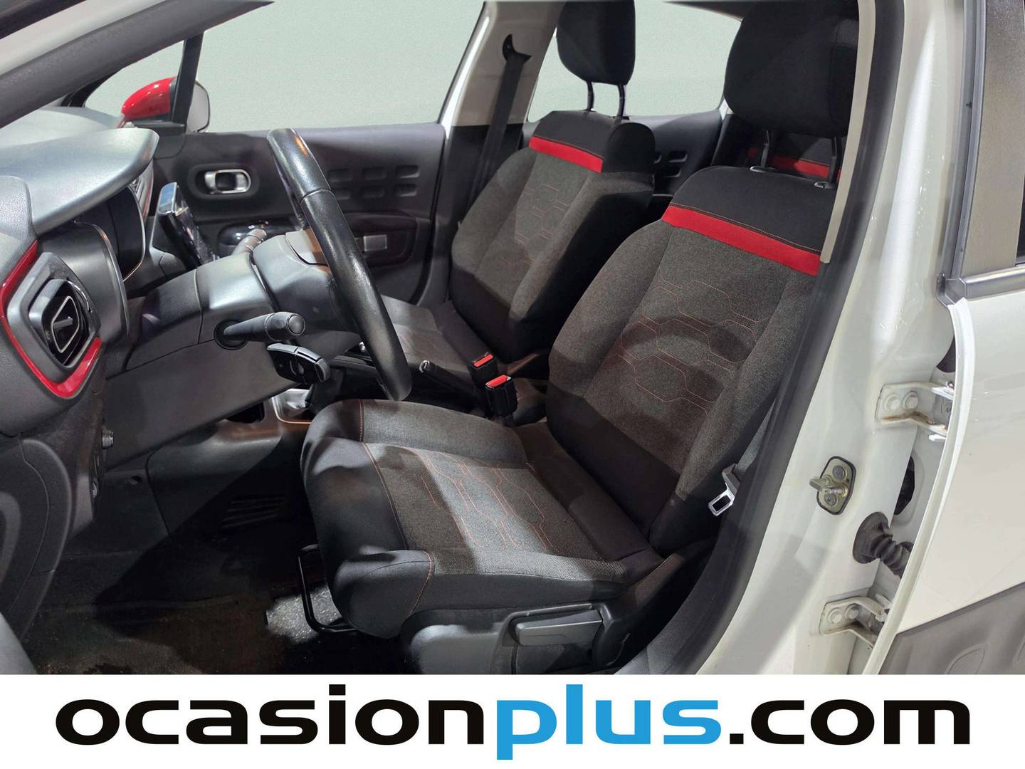 Foto asientos delanteros Citroën C3 Citroën C3 PureTech 82 Feel (83 CV)