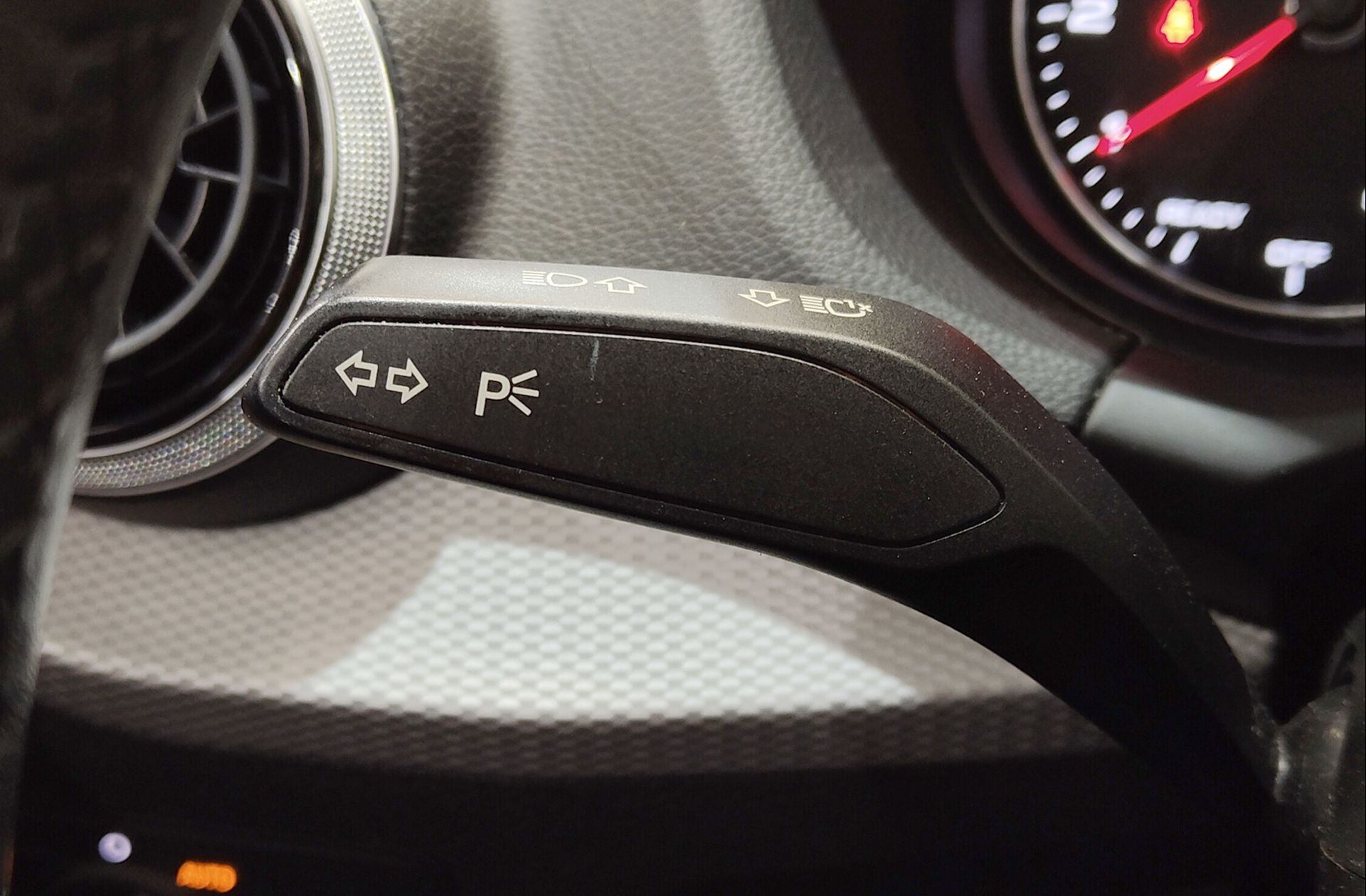 Audi Q2 S line 35 TFSI S tronic - foto 31