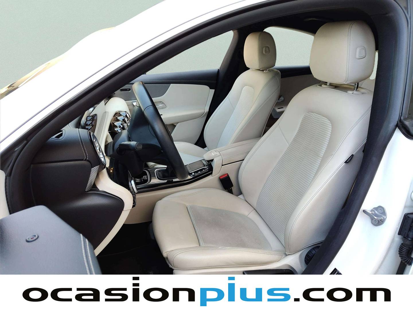 Foto asientos delanteros Mercedes CLA Mercedes CLA 180 (136 CV)