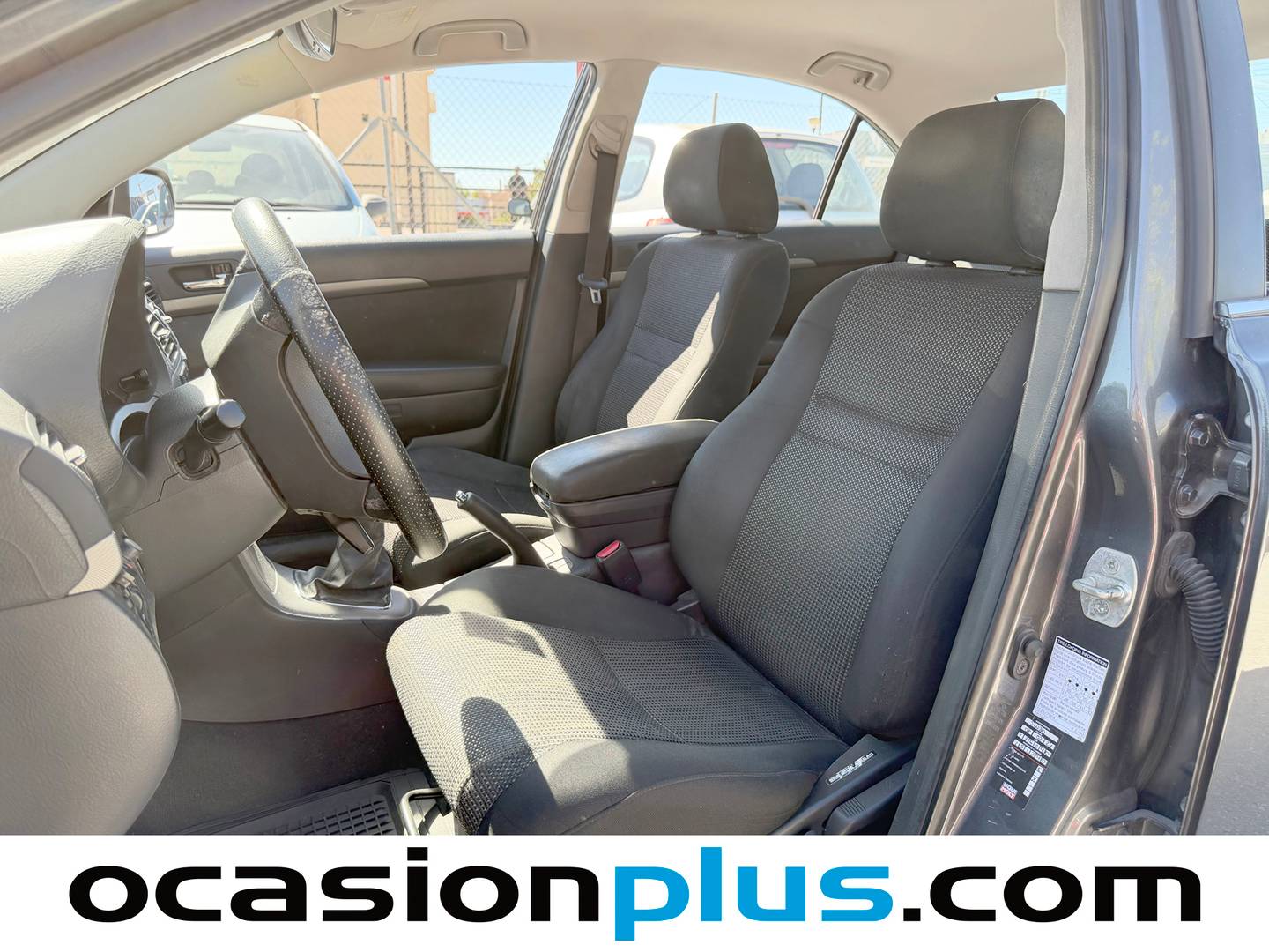 Foto asientos delanteros Toyota Avensis Toyota Avensis 2.2 D-4D Sol (150 CV)