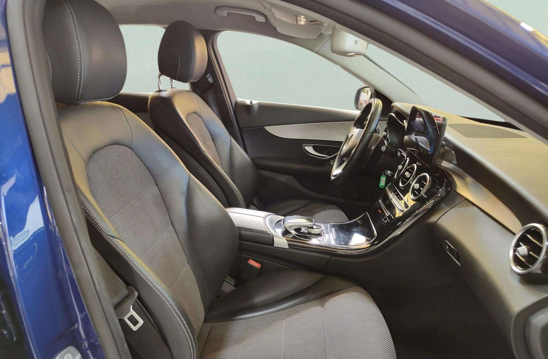 Mercedes-Benz Clase C 220 d Pack AMG - foto 18