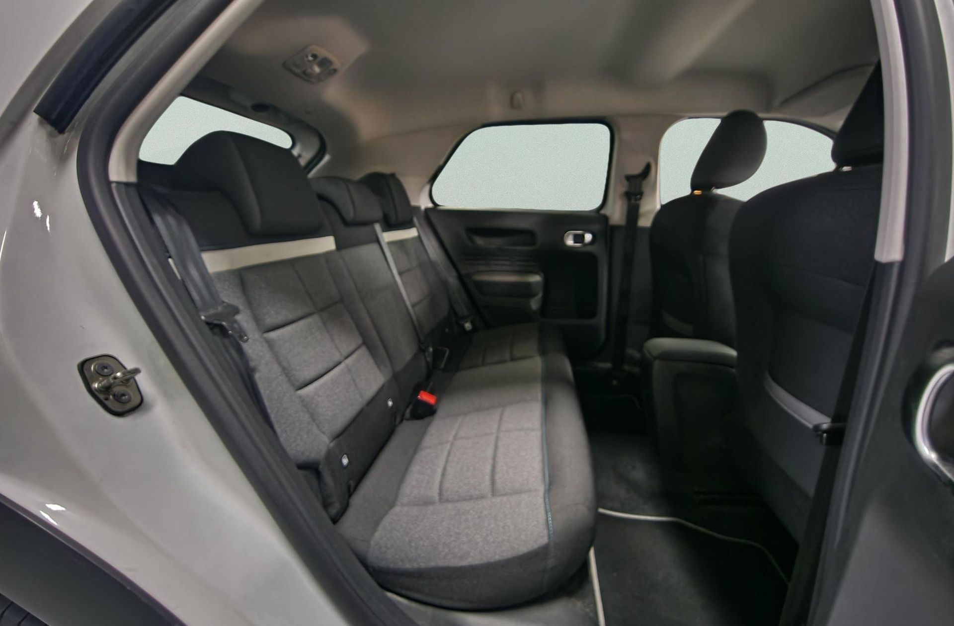 Citroën C4 Cactus BlueHDi 100 Shine - foto 17