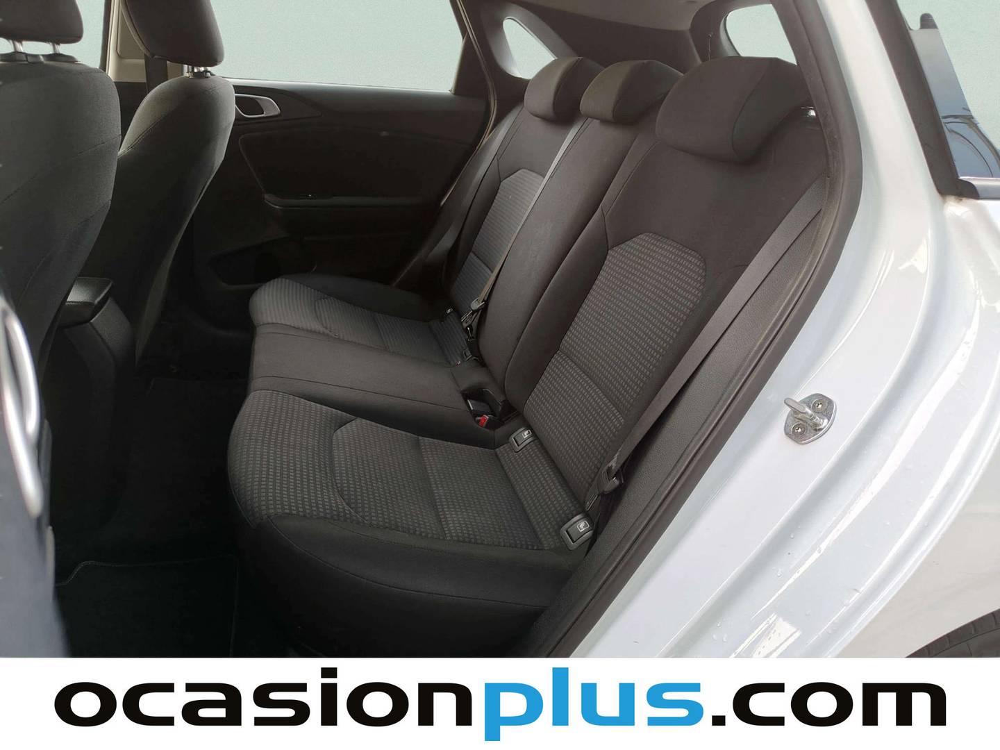 Foto asientos traseros KIA Ceed Kia Ceed 1.0 T-GDi Concept (120 CV)