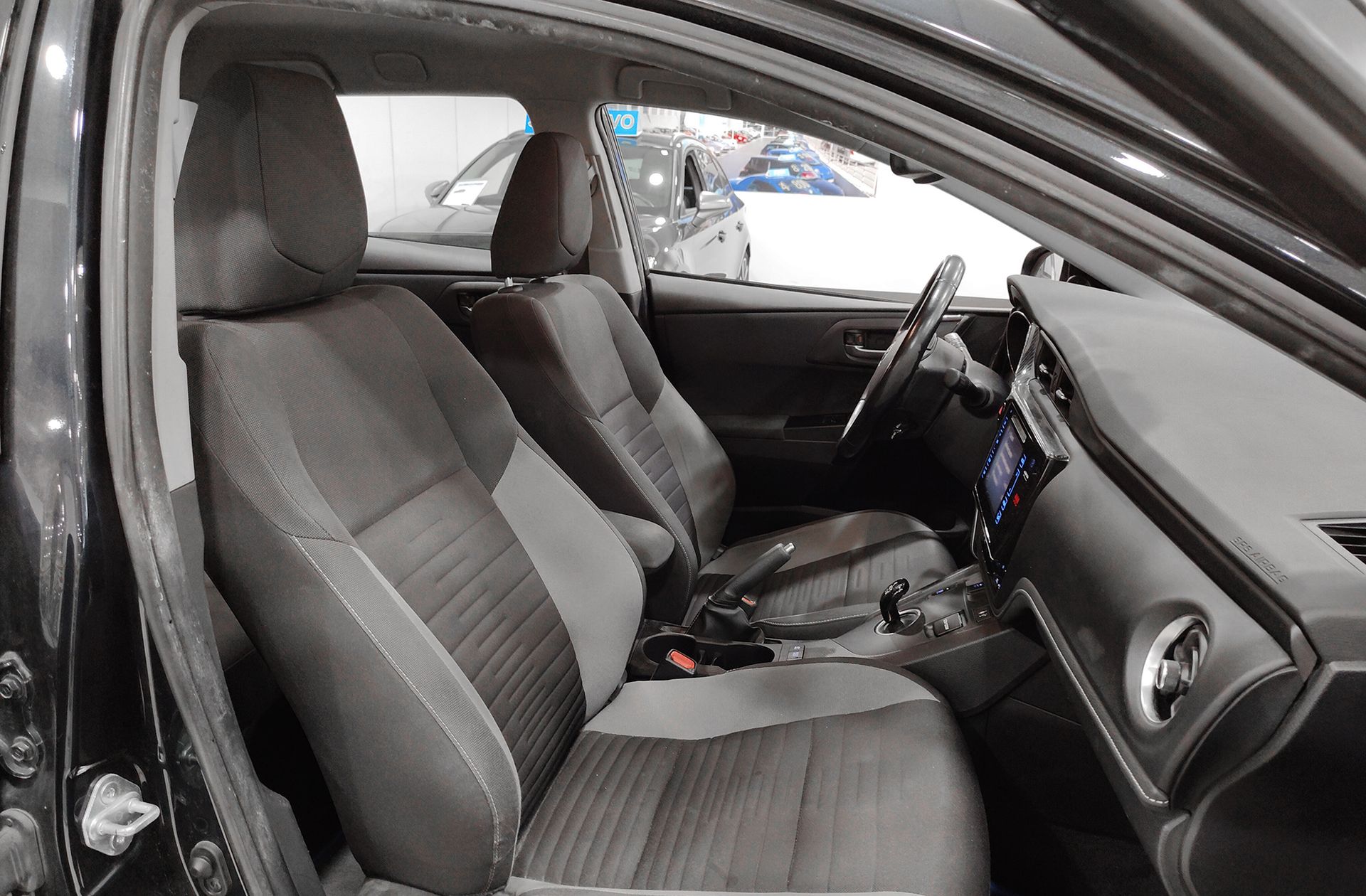 Toyota Auris 140H Touring Sports Active - foto 17