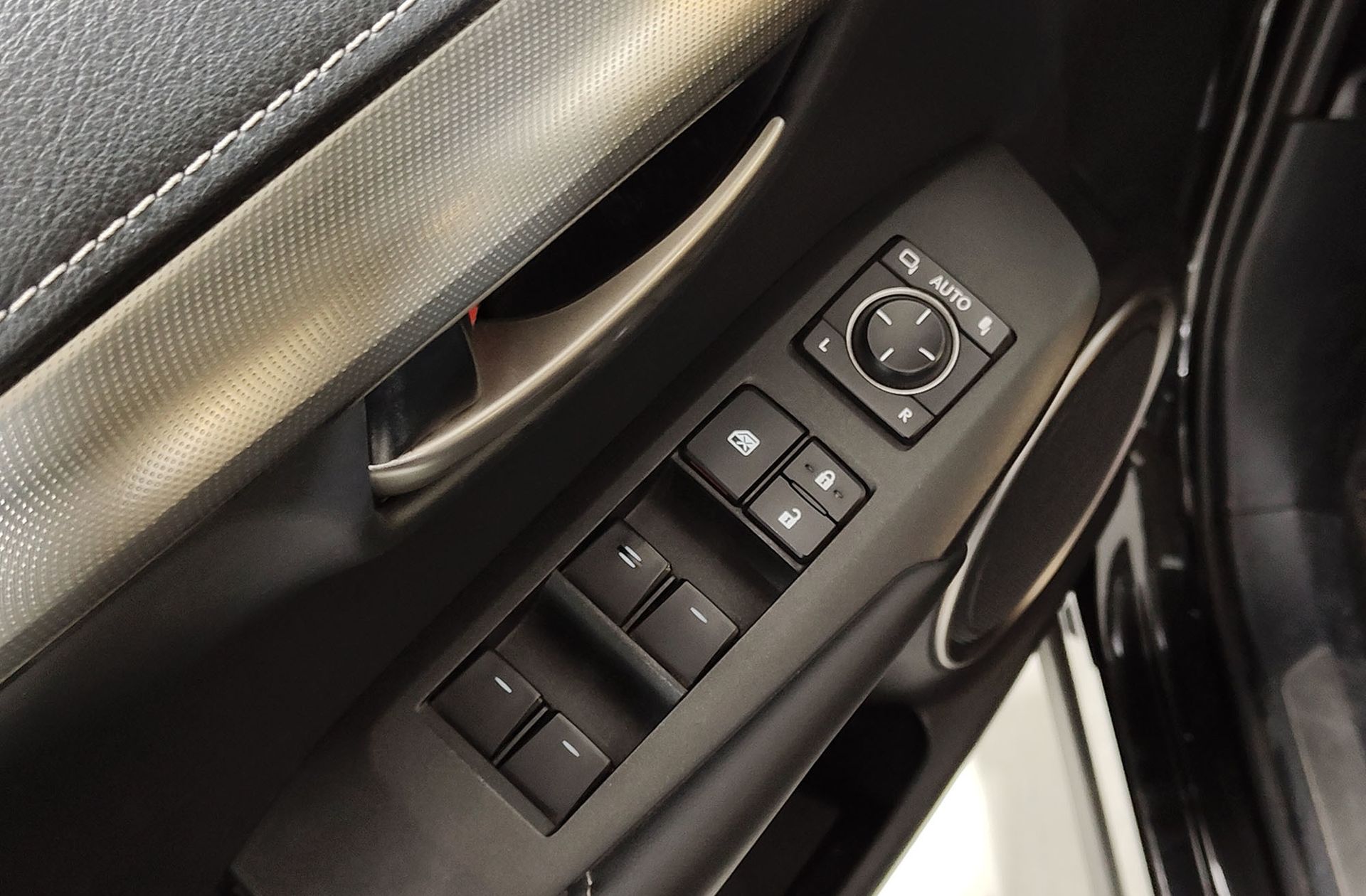 Lexus NX 300h Executive Tecno 4WD - foto 44