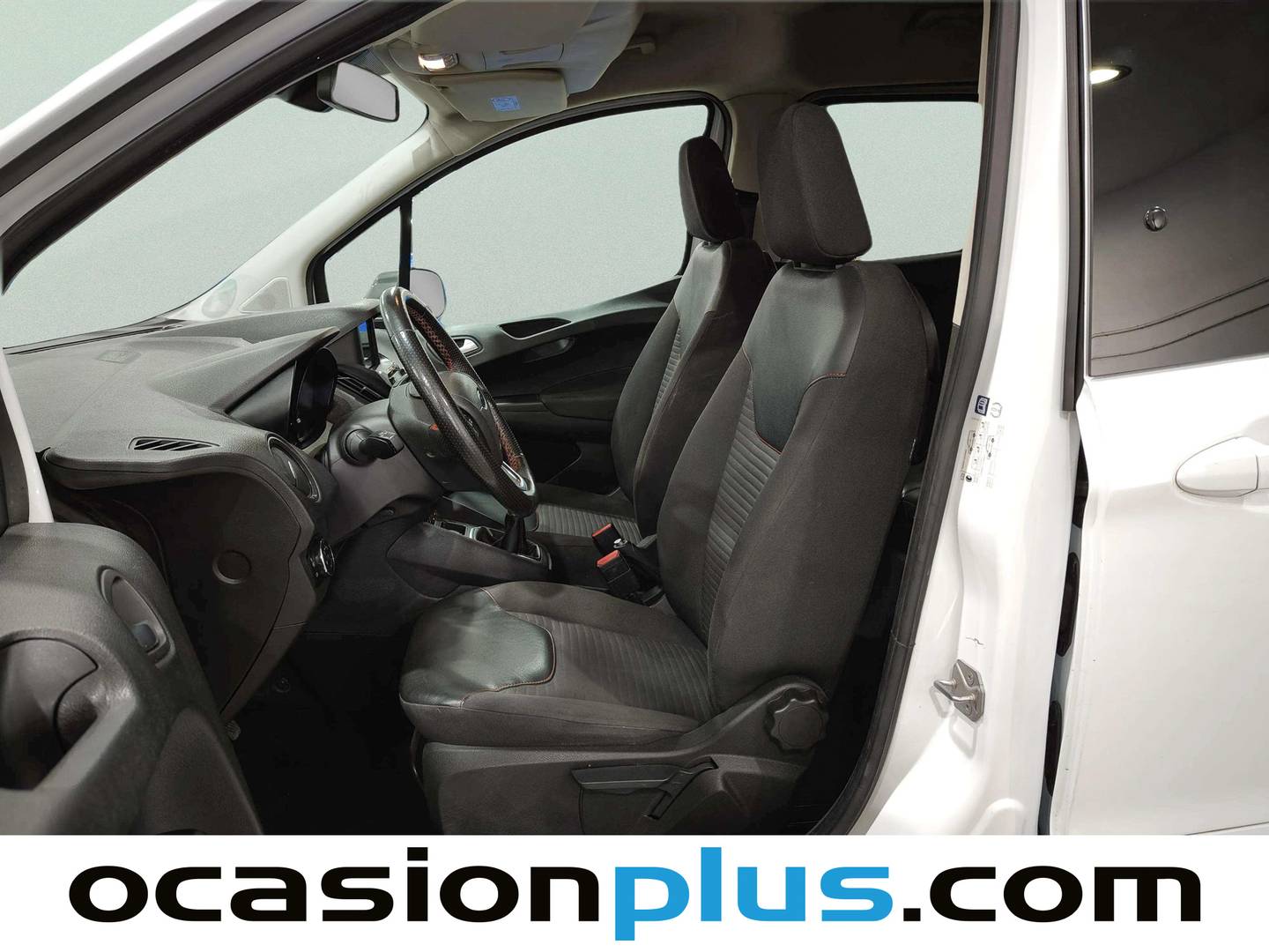 Foto asientos delanteros Ford Tourneo Courier Ford Tourneo Courier 1.0 EcoBoost Sport (100 CV)