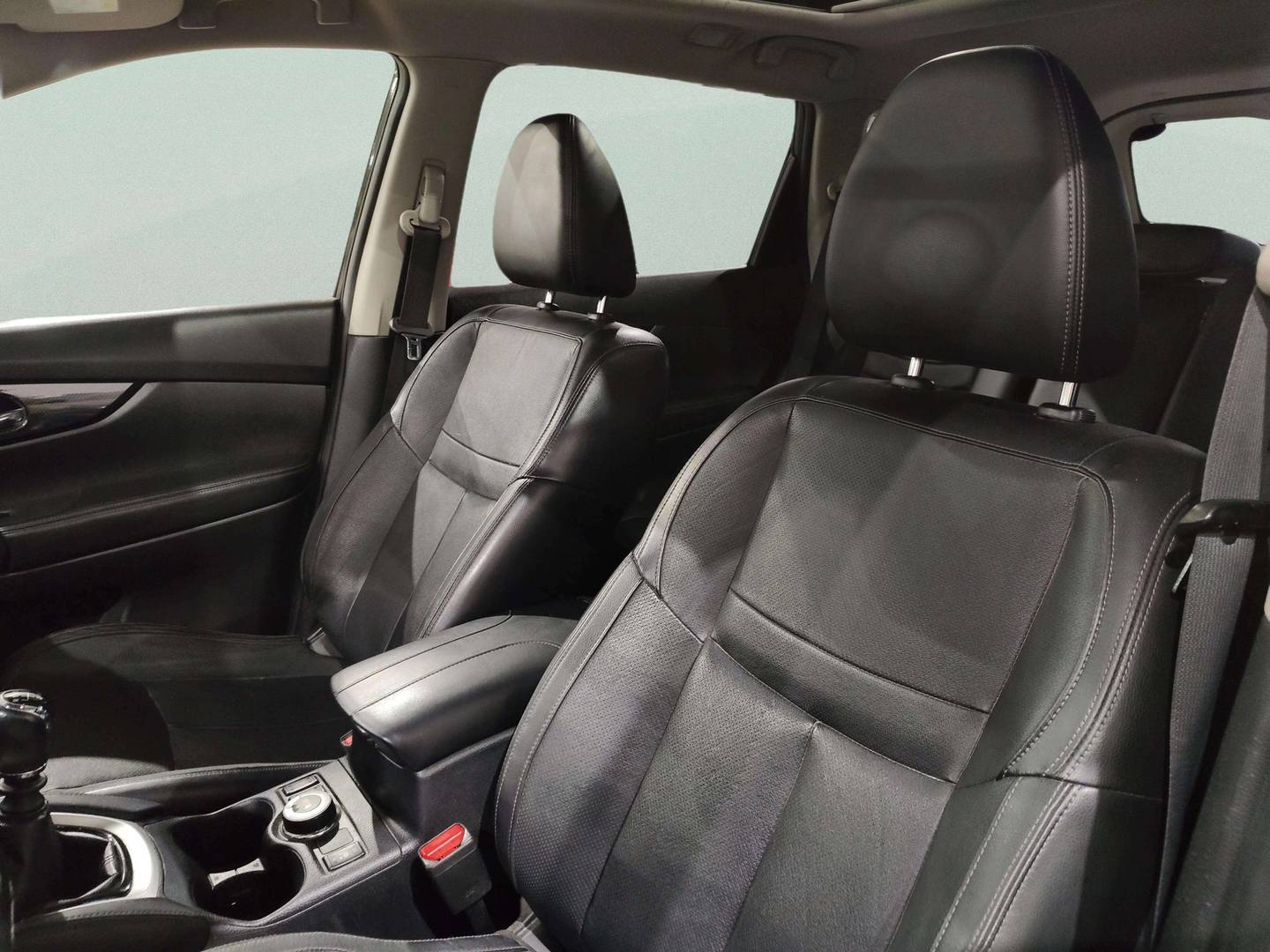 Equipamiento del Nissan X-TRAIL Nissan X-Trail dCi 150 Tekna 4X4-i (150 CV)