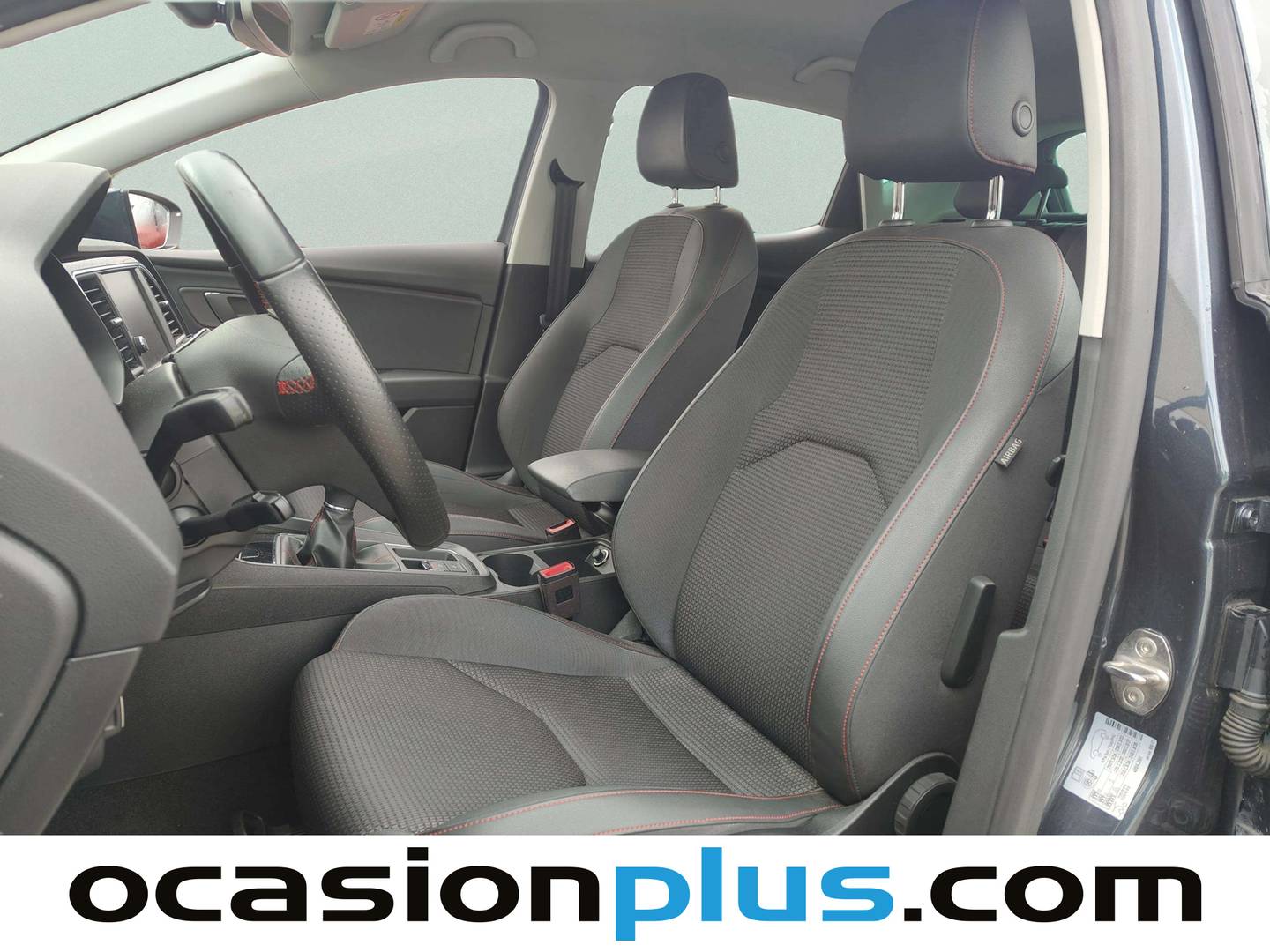 Foto asientos delanteros Seat León SEAT León 1.5 TSI S&S FR Edition (130 CV)