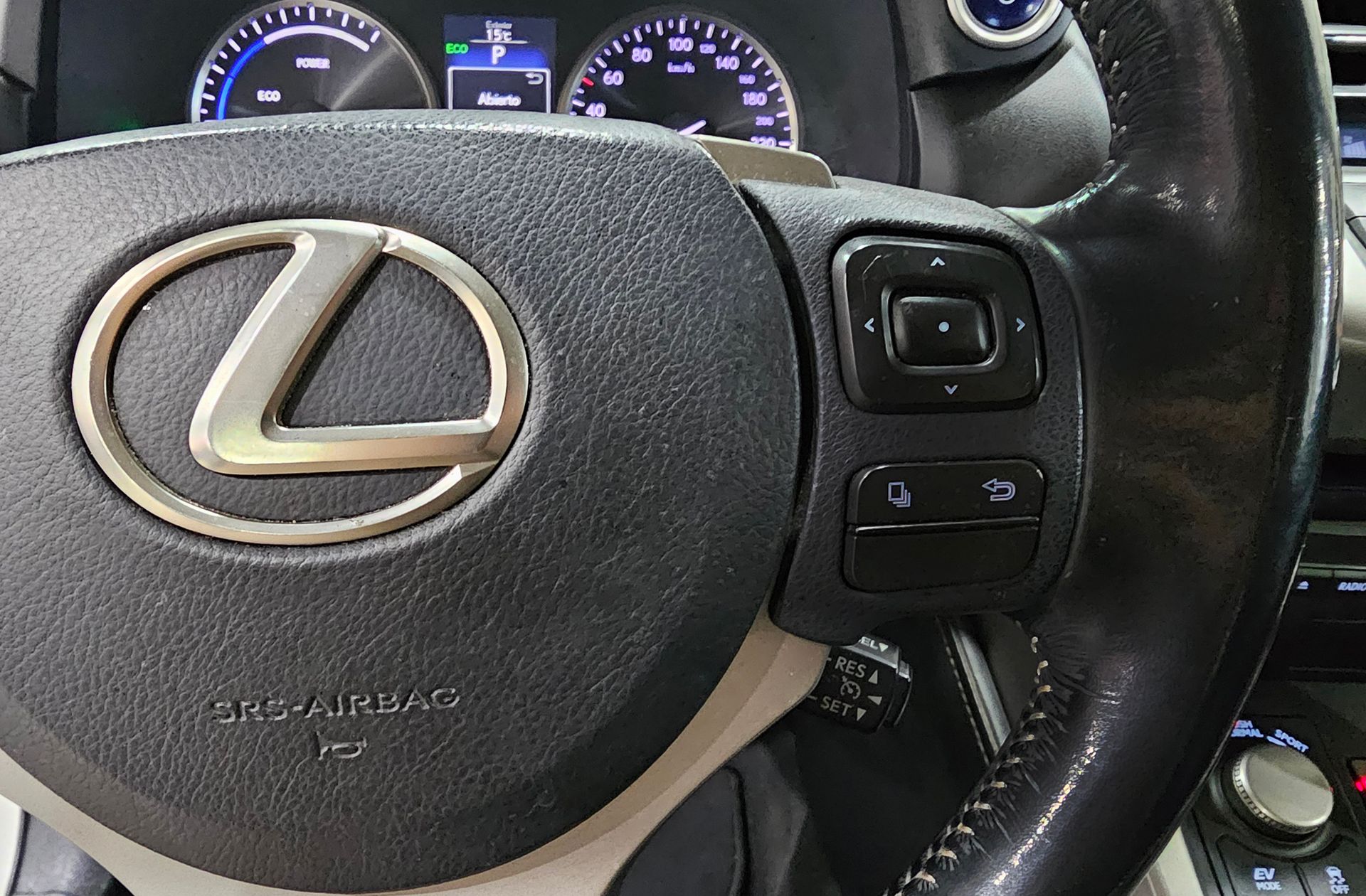 Lexus NX 300h Corporate 2WD - foto 29