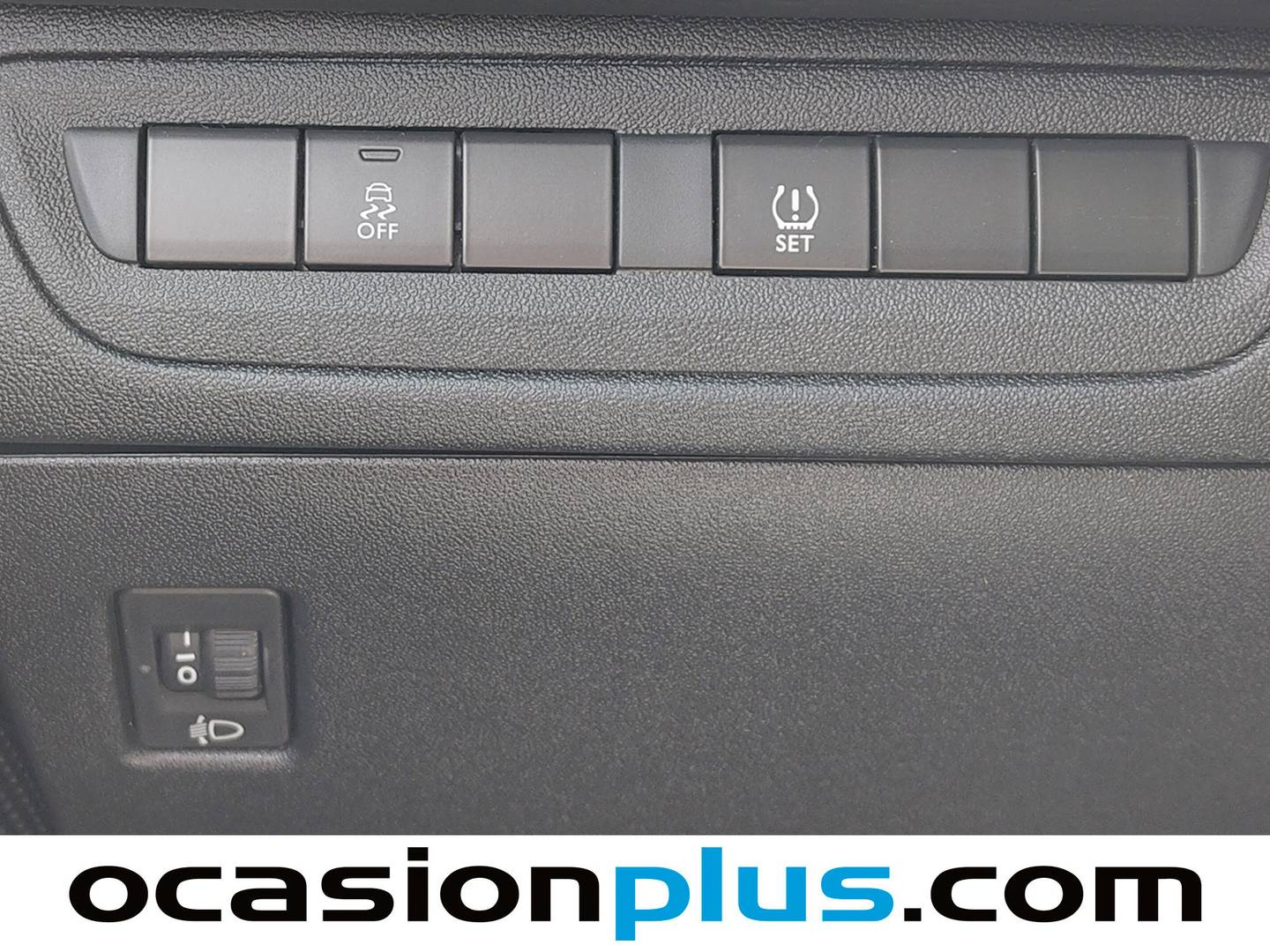 Peugeot 2008 Peugeot 2008 PureTech 82 Access (82 CV) de segunda mano