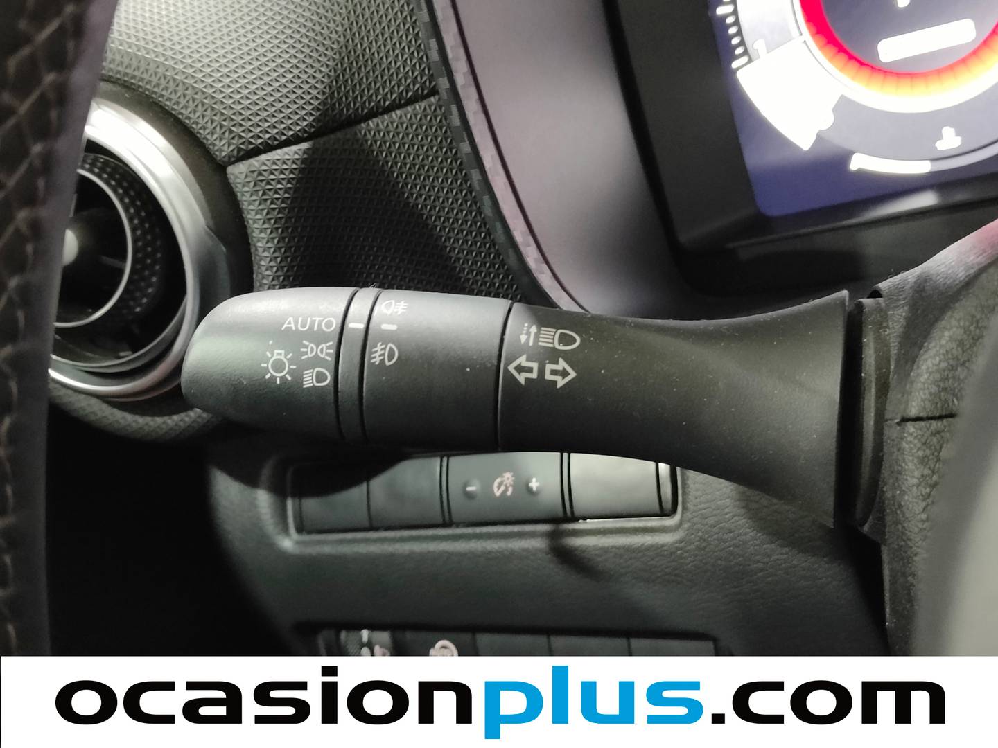 Foto Nissan JUKE Nissan Juke DIG-T N-Connecta 4x2 DCT (114 CV)