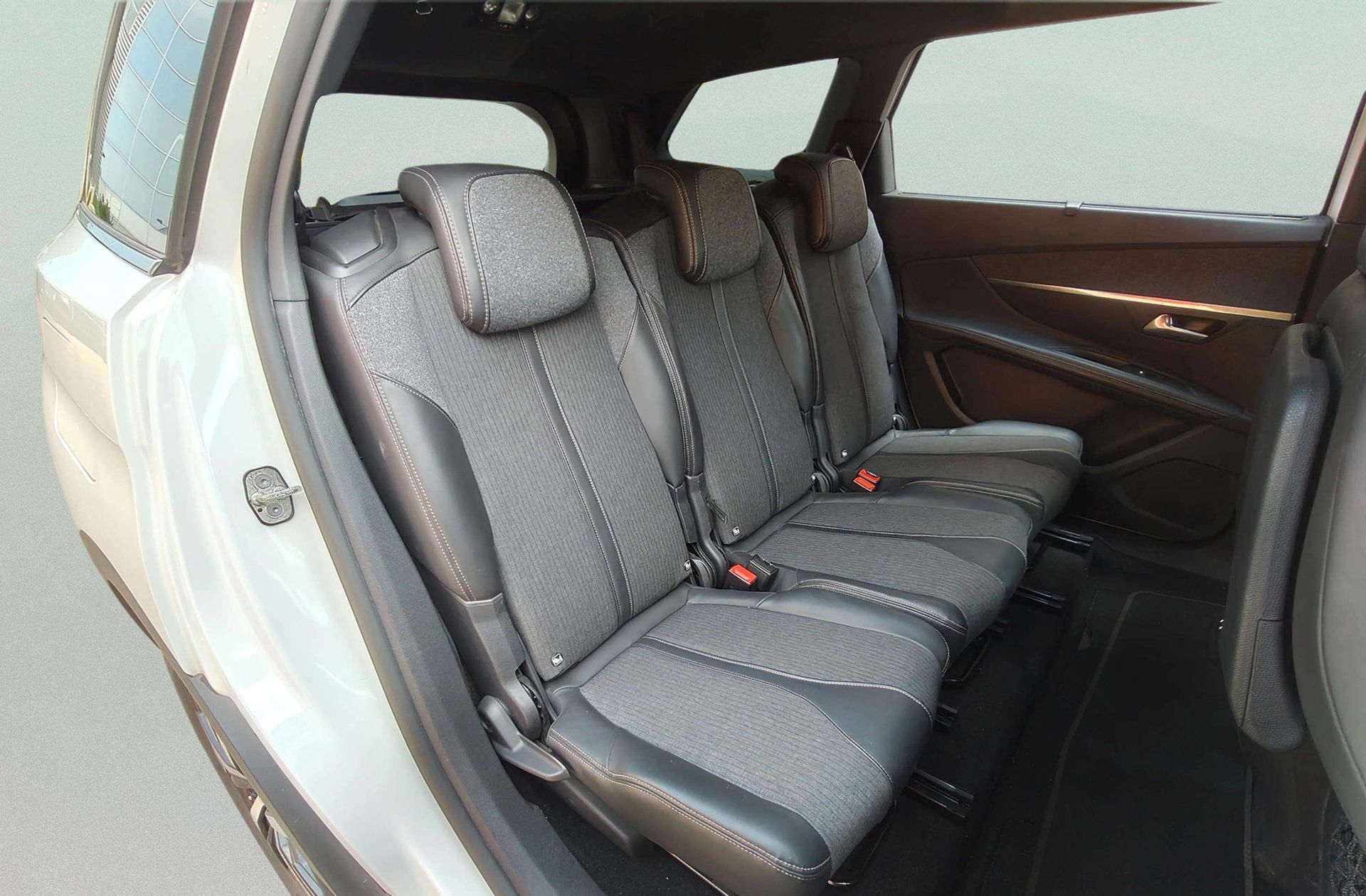 Peugeot 5008 BlueHDi 180 GT EAT8 7 plazas - foto 20