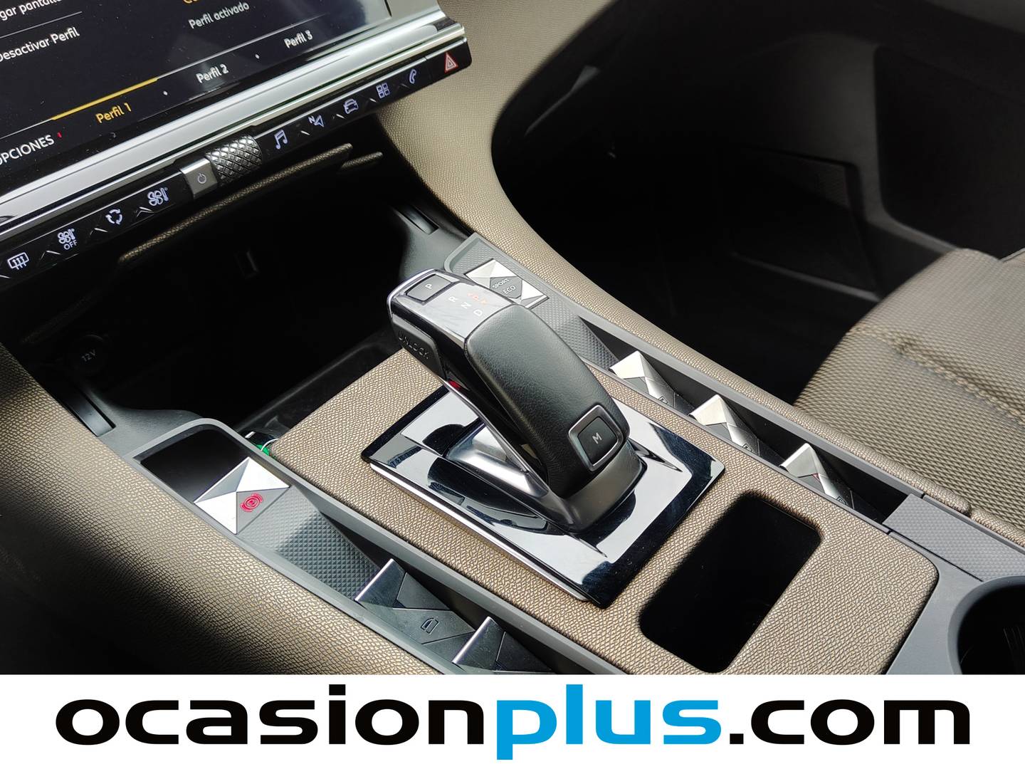 Foto DS DS 7 Crossback DS DS7 Crossback BlueHDi 130 DE Bastille + AT (130 CV)