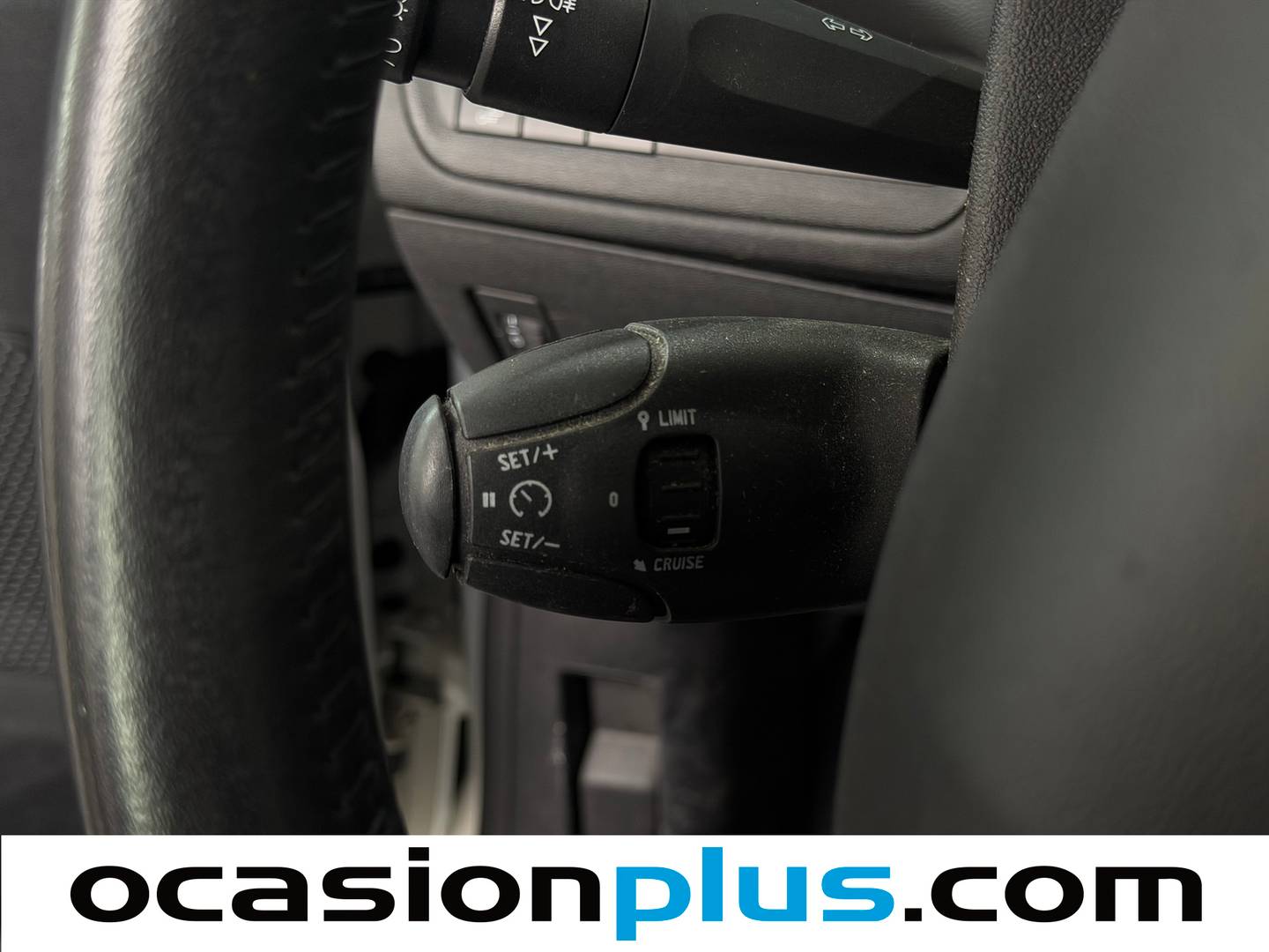 Acabados Peugeot 208 Peugeot 208 PureTech Signature (82 CV)