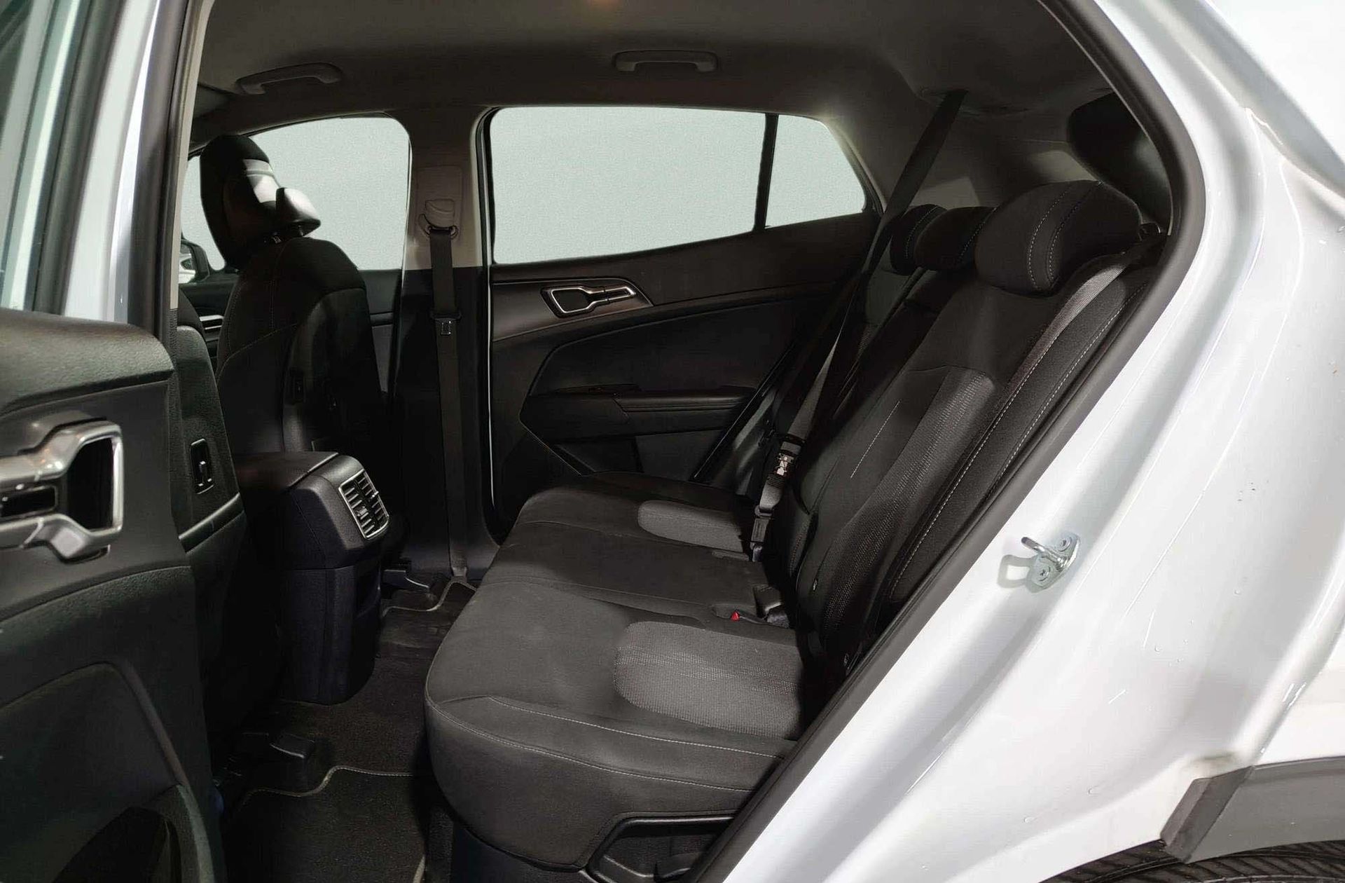 Kia Sportage 1.6 T-GDi HEV Drive 4x2 - foto 13