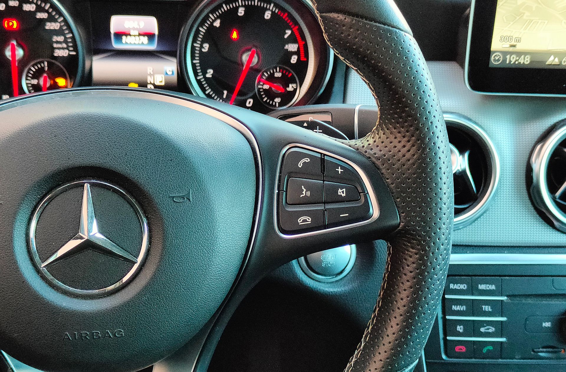 Mercedes-Benz GLA 200 - foto 30