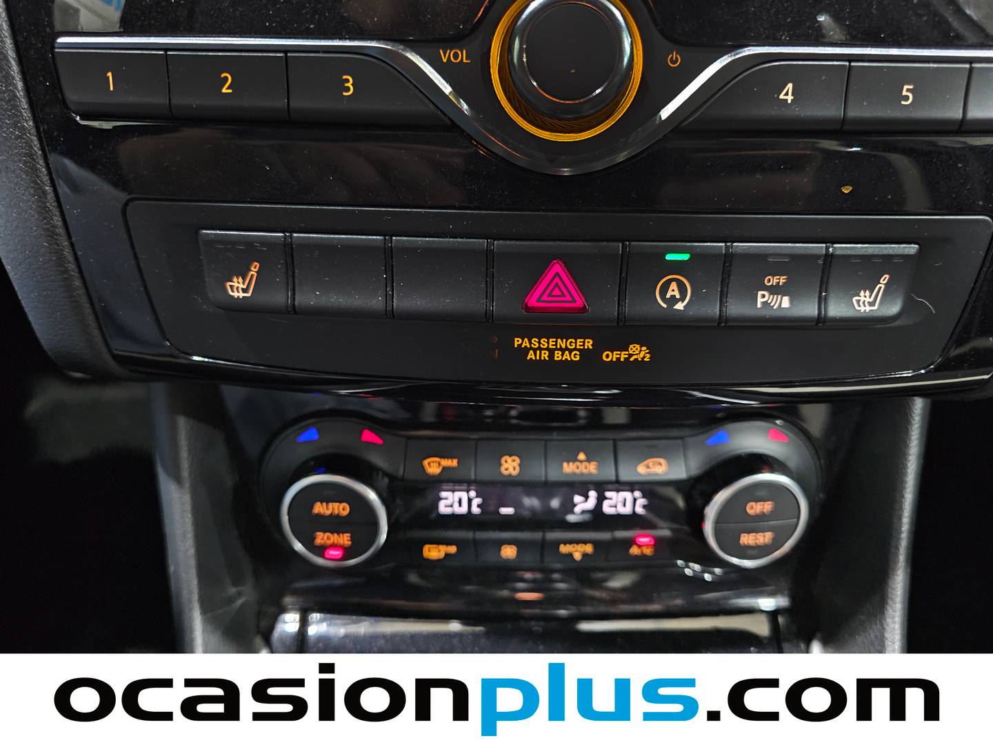 Foto Infiniti Q30 Infiniti Q30 2.2D Sport 7DCT (170 CV)