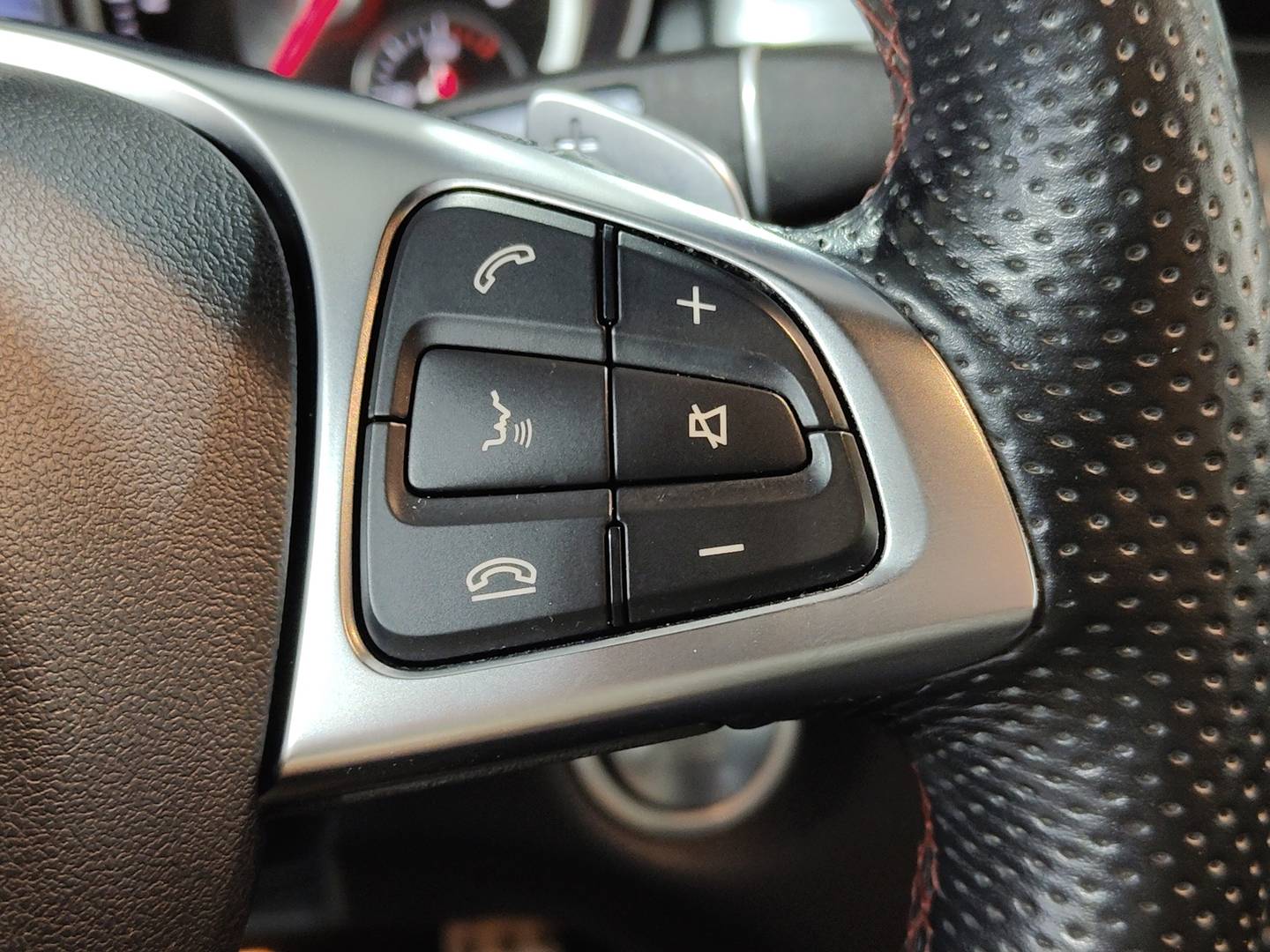 Foto Mercedes GLA Mercedes-Benz GLA 200 d Urban (136 CV) Pack AMG