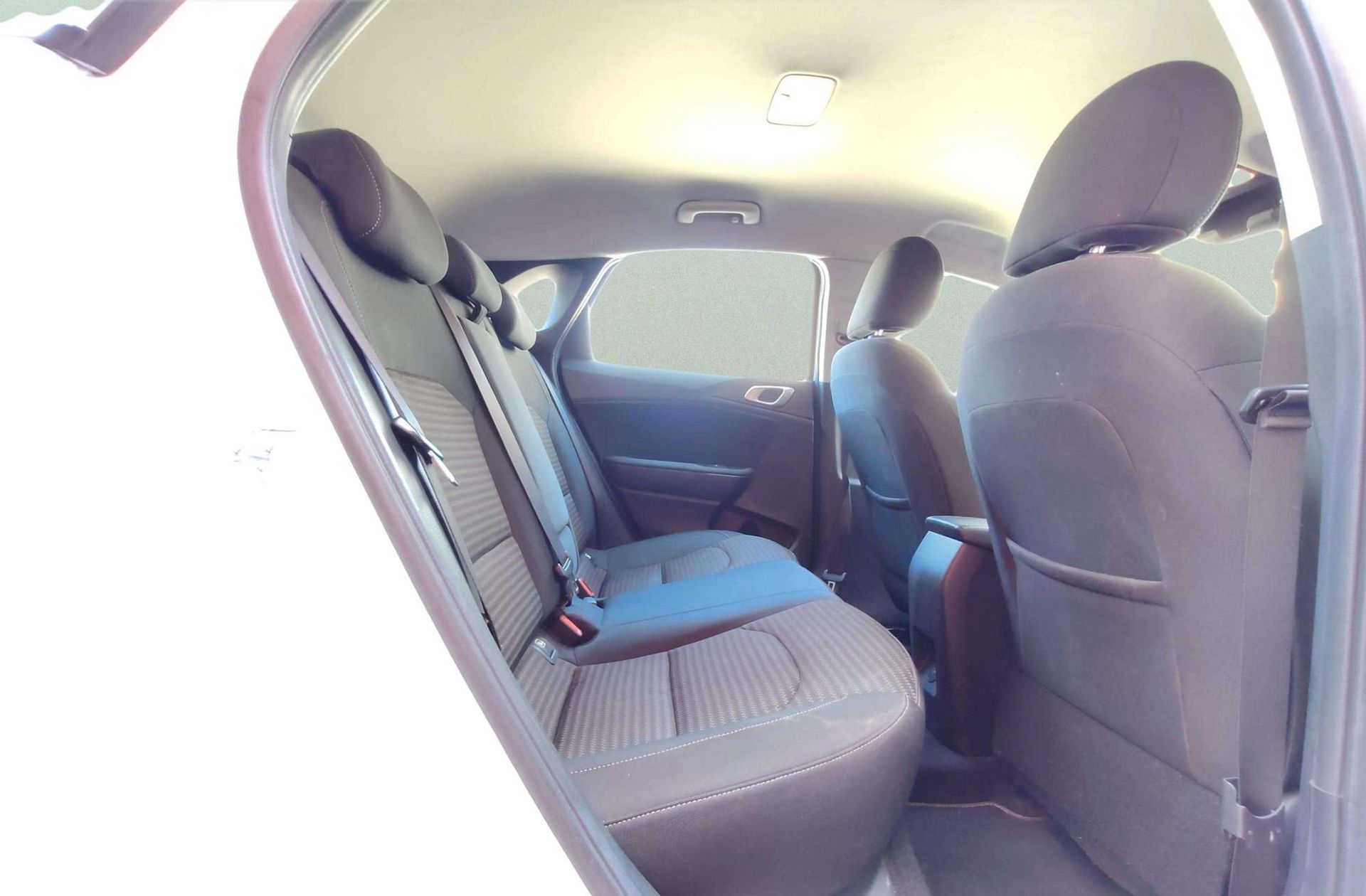 Kia Ceed 1.6 MHEV iMT Drive - foto 17