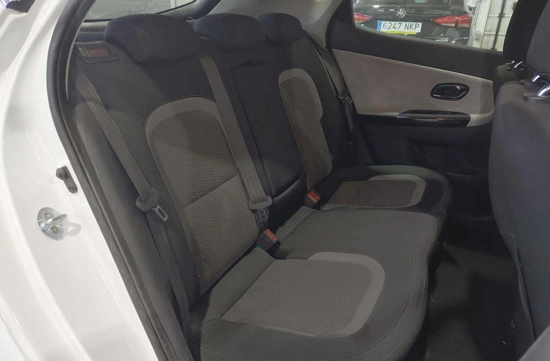Kia Ceed 1.6 CRDi VGT Eco-Dynamics x-Tech - foto 16
