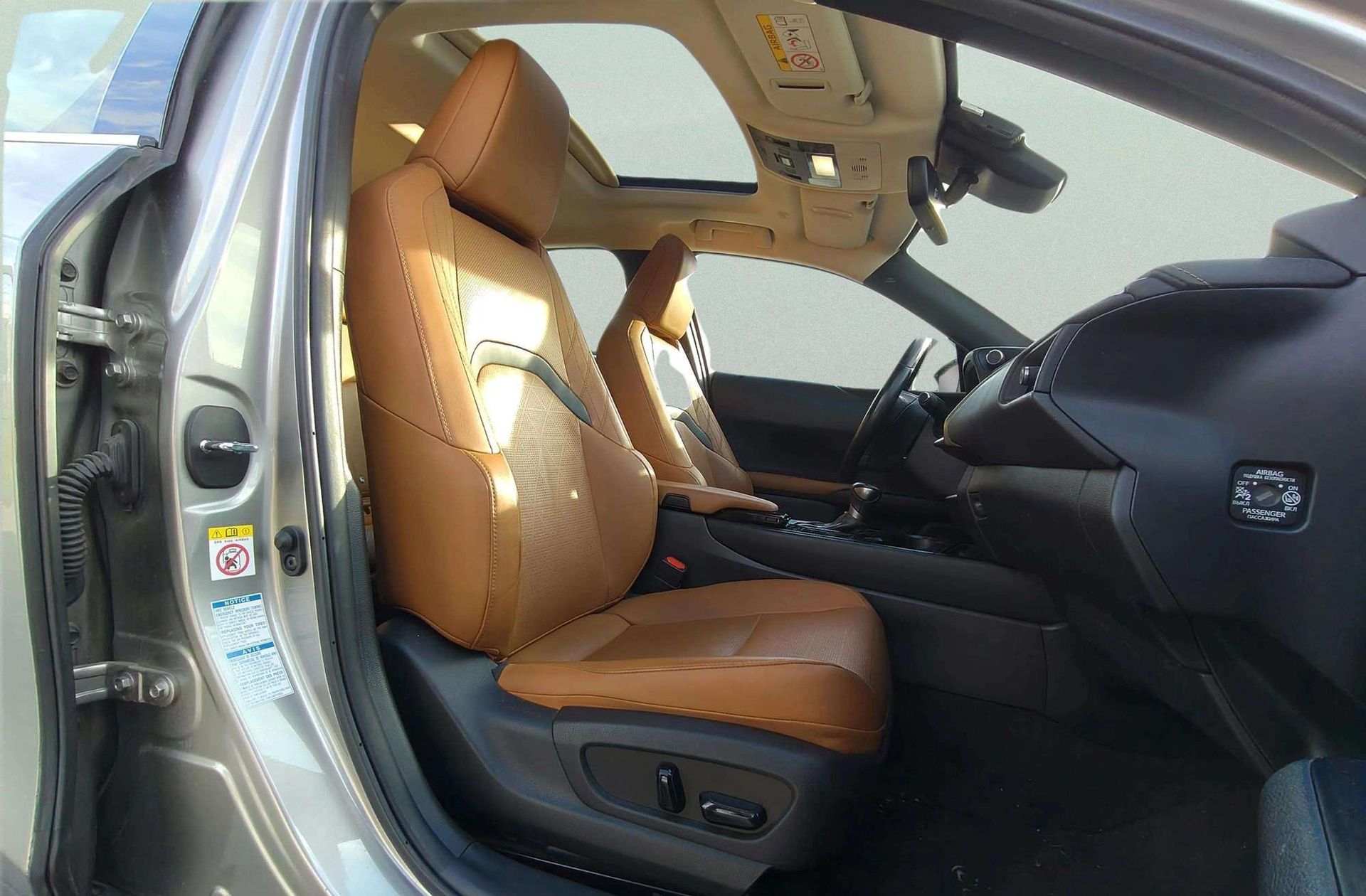 Lexus UX 250h Luxury - foto 23