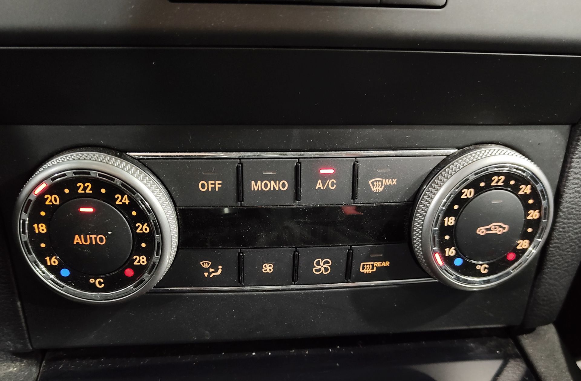 Mercedes-Benz GLK 350 4Matic - foto 28
