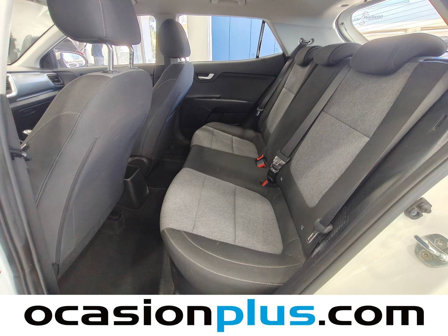 Foto asientos traseros KIA Stonic KIA Stonic 1.0 T-GDi MHEV iMT Concept (100 CV)