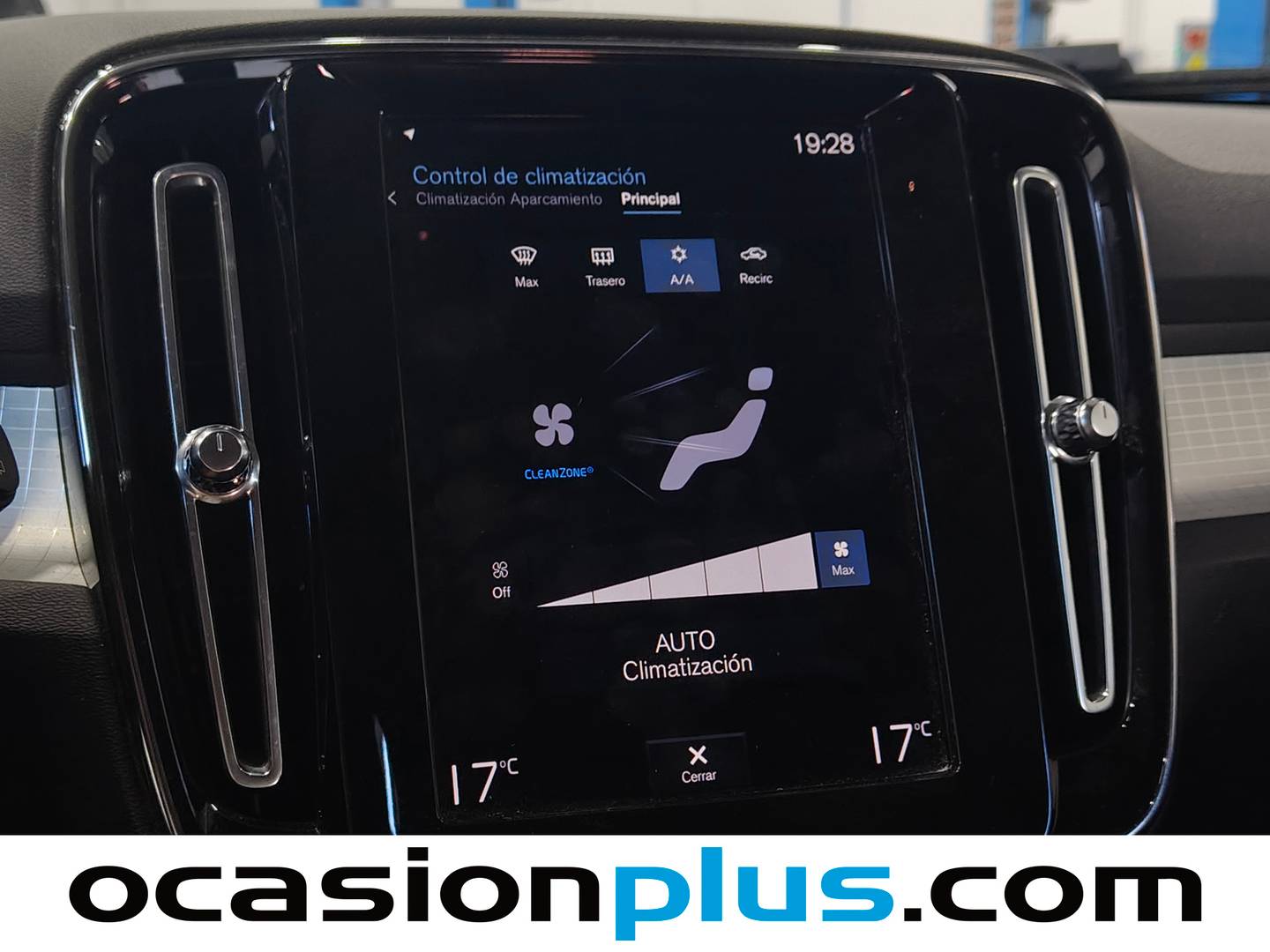 Volvo XC40 Volvo XC40 T2 Momentum Pro Auto (129 CV) gasolina
