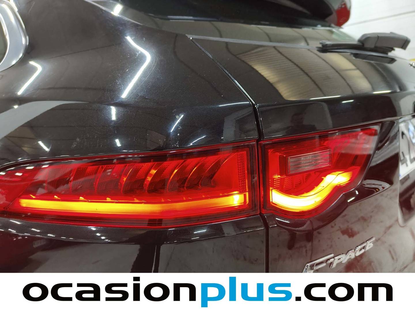 Foto Jaguar F-Pace Jaguar F-PACE 2.0T i4 Prestige AWD Auto (250 CV)