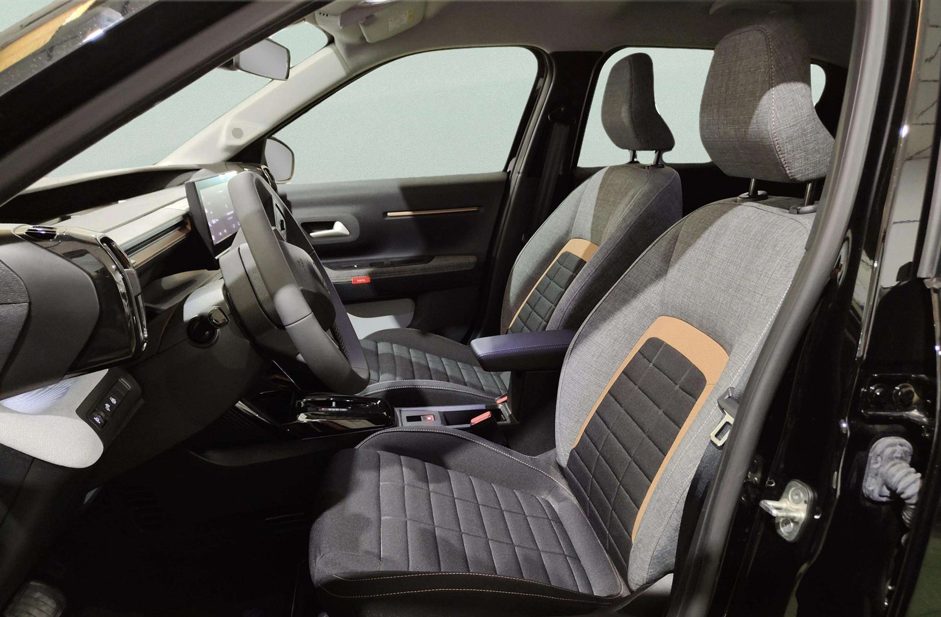 Citroën C3 Aircross Hybrid 145 Plus e-DCS6 - foto 9