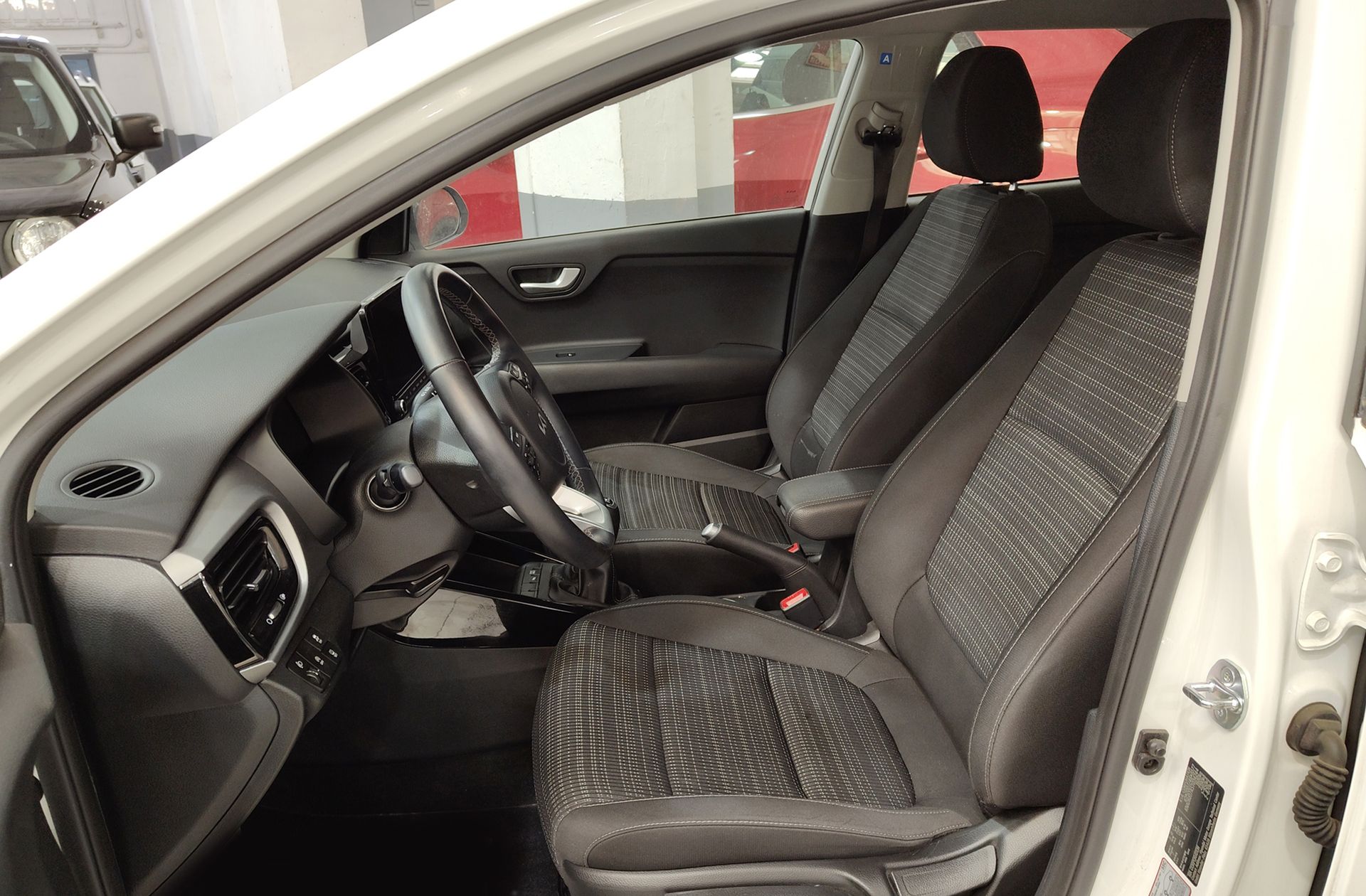 Kia Stonic 1.0 T-GDi MHEV Drive - foto 11