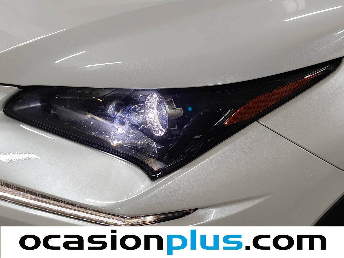 Acabados Lexus NX Lexus NX 300h Premium 2WD (197 CV)