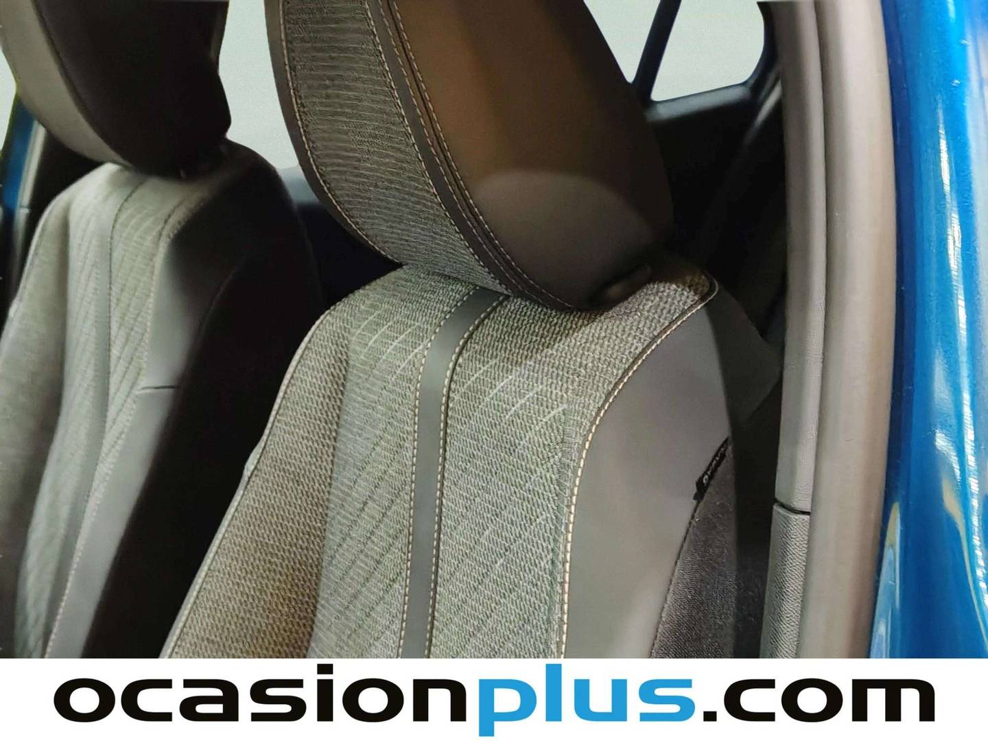 Foto Peugeot 2008 Peugeot 2008 Allure Hybrid eDCS6 (145 CV)