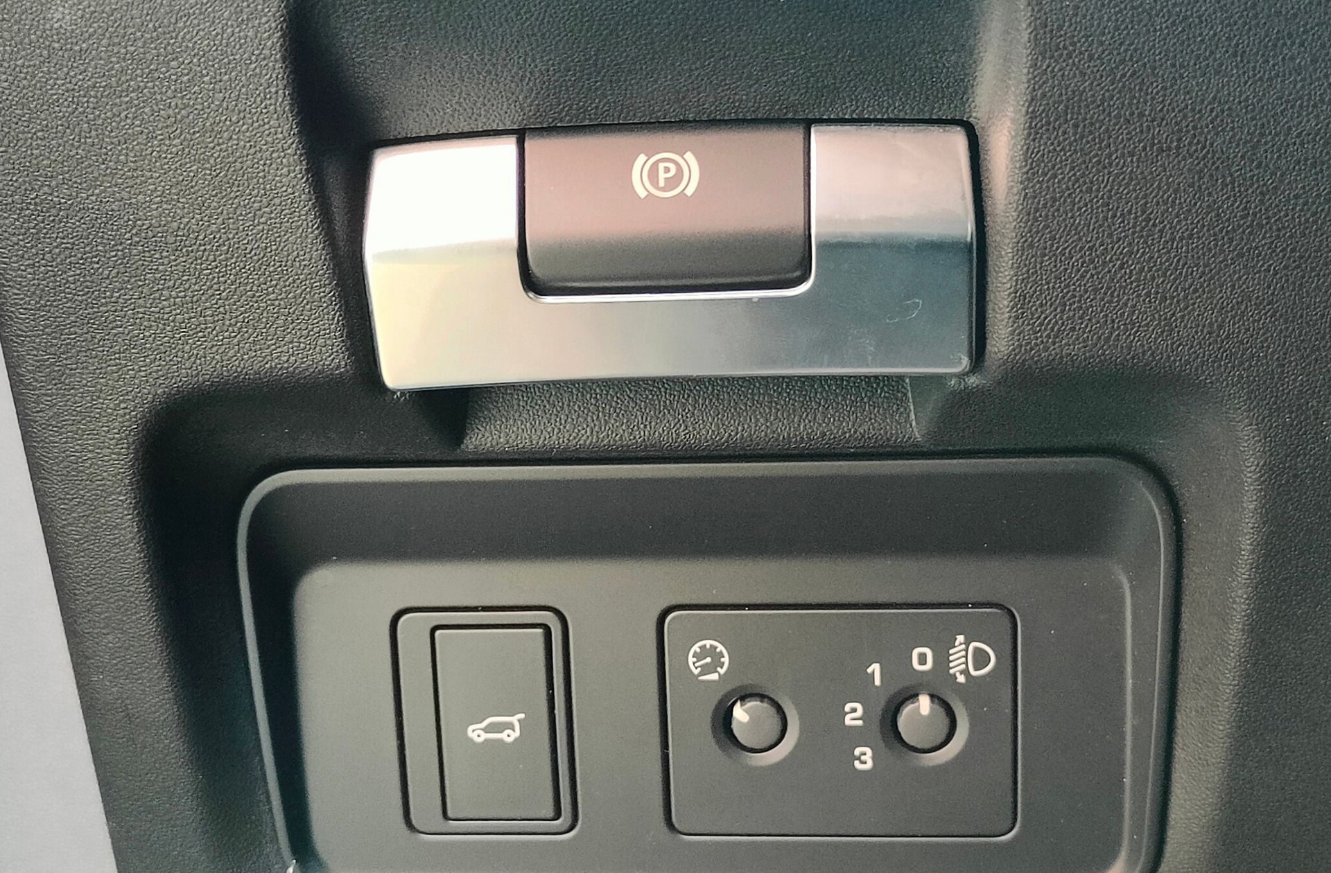 Land Rover Discovery Sport 2.0D I4 S AWD - foto 30