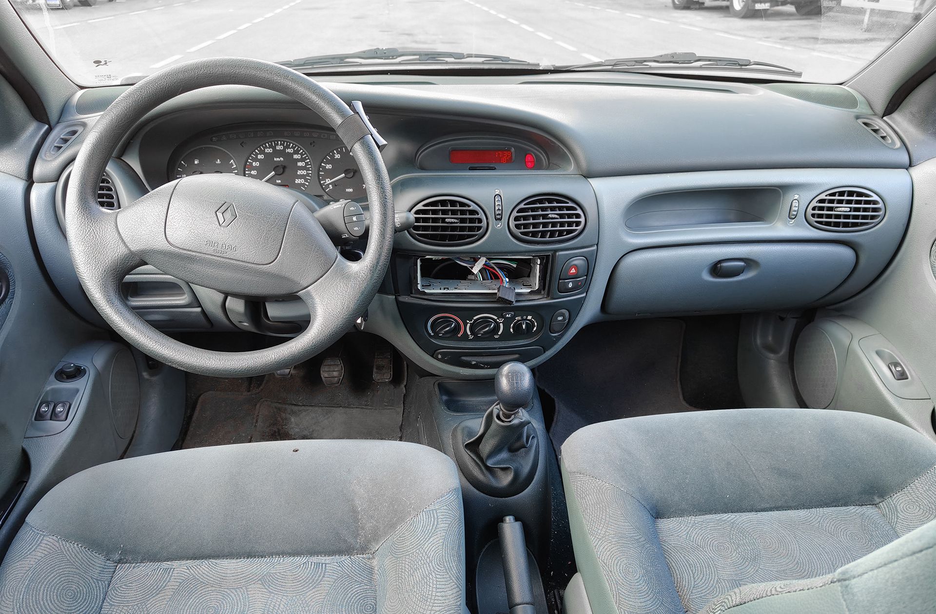 Renault Mégane 1.6 Classic RN - foto 6