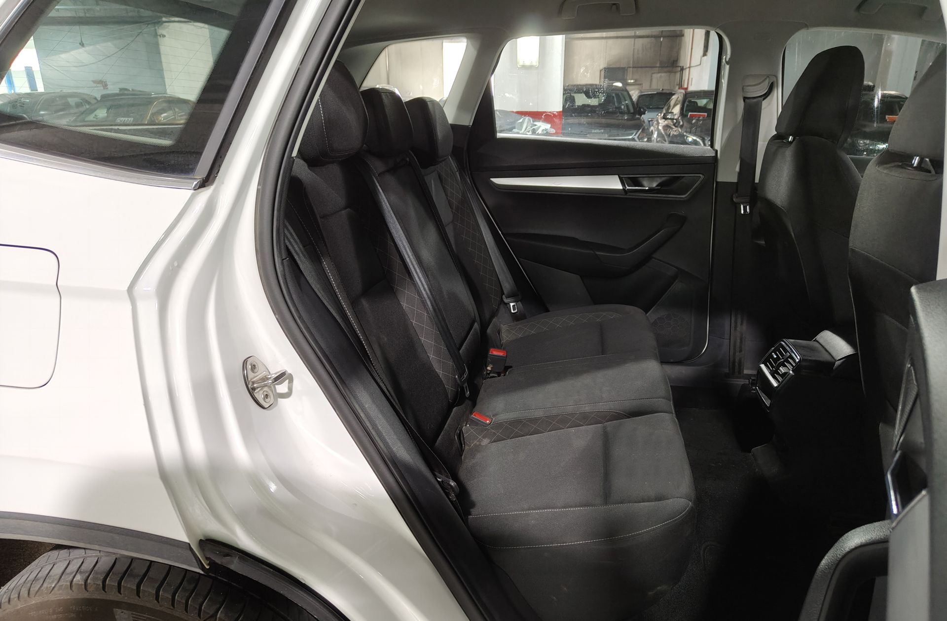 Škoda Karoq 2.0 TDI Ambition 4x4 DSG - foto 16