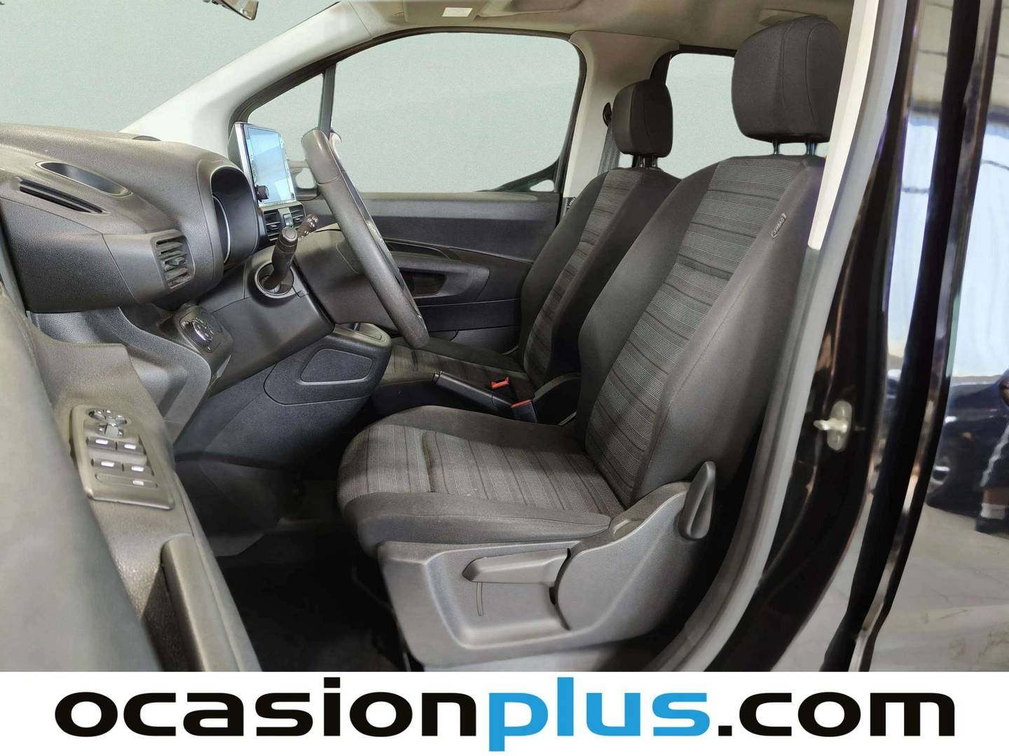 Foto asientos delanteros Opel Combo Life Opel Combo Life 1.5 TD S&S Selective L (102 CV)