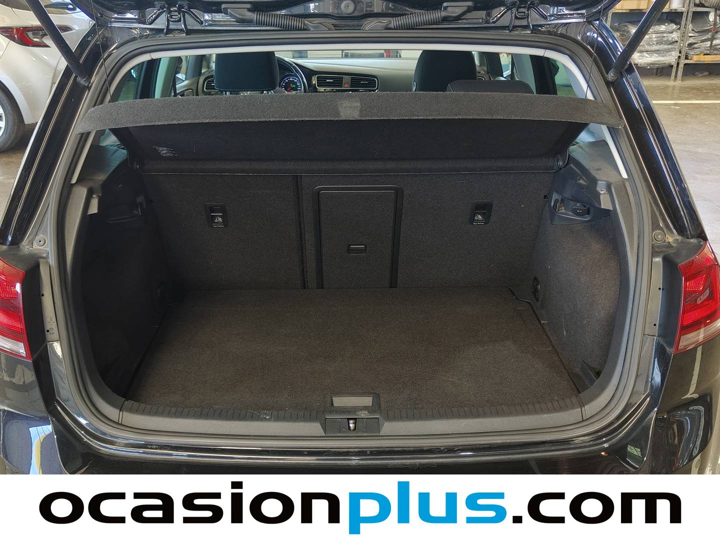 Fotos maletero Volkswagen Golf Volkswagen Golf Sport 1.4 TSI ACT Tech BMT (150 CV) DSG Pack R-Line