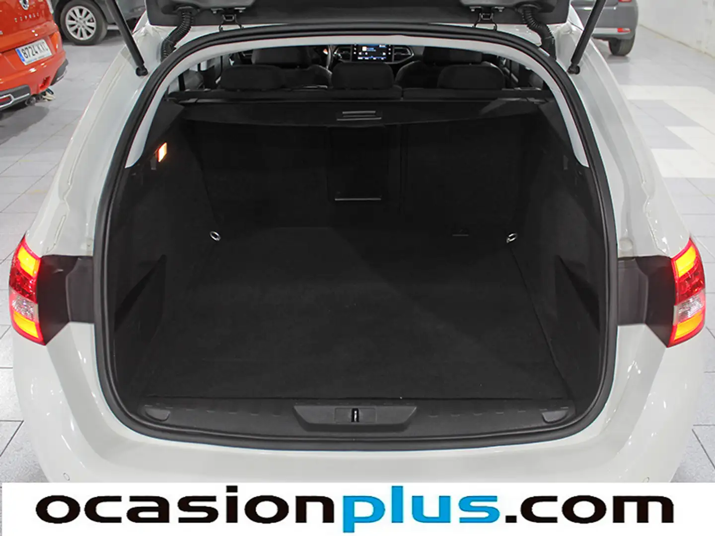 Foto Peugeot 308 Peugeot 308 SW 1.2 PureTech S&S Allure (130 CV)