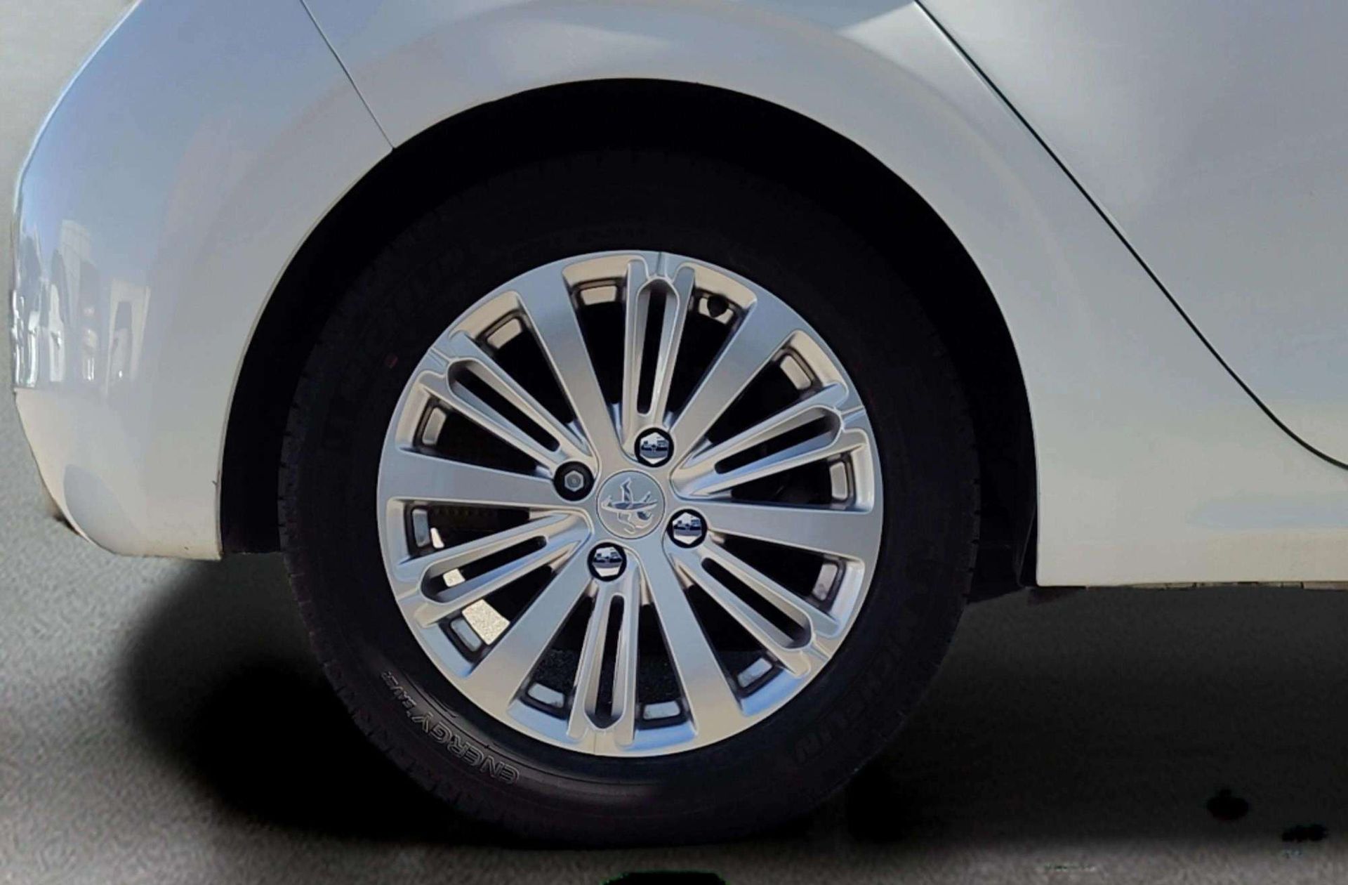 Peugeot 208 PureTech 82 Style - foto 36