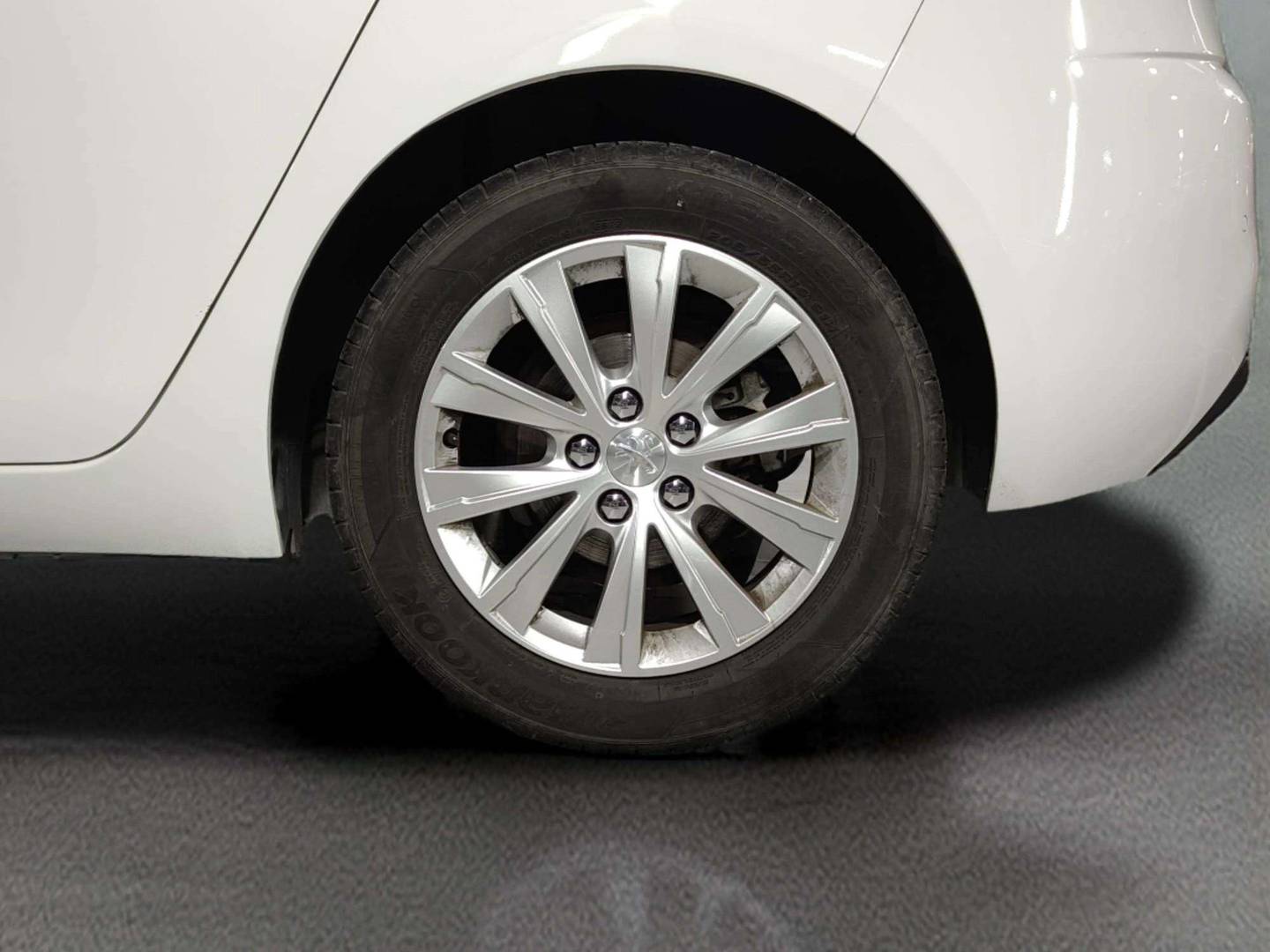 Foto Peugeot 308 Peugeot 308 PureTech 130 S&S Style (130 CV)