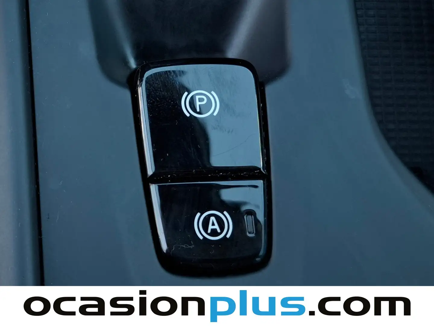 Foto Volvo XC40 Volvo XC40 B3 G Essential Auto (163 CV)