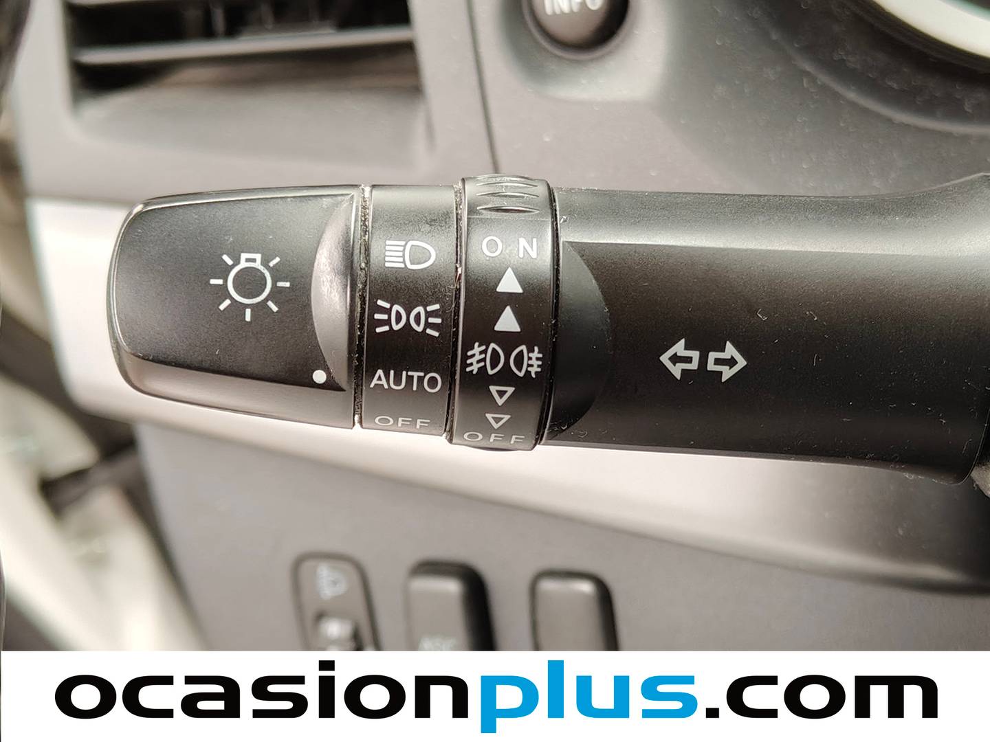 Extras y acabados del Mitsubishi Lancer Mitsubishi Lancer SPORTBACK 1.5 MIVEC Invite (109 CV)