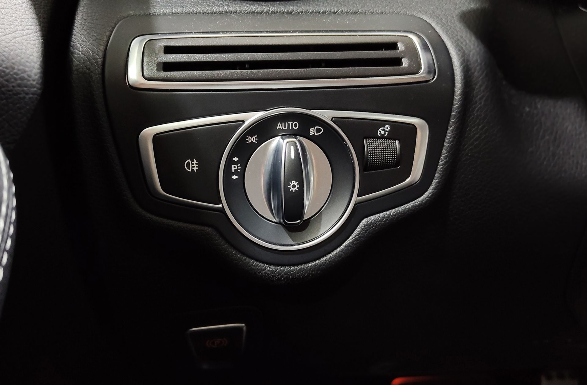 Mercedes-Benz Clase C 220 d Pack AMG - foto 28