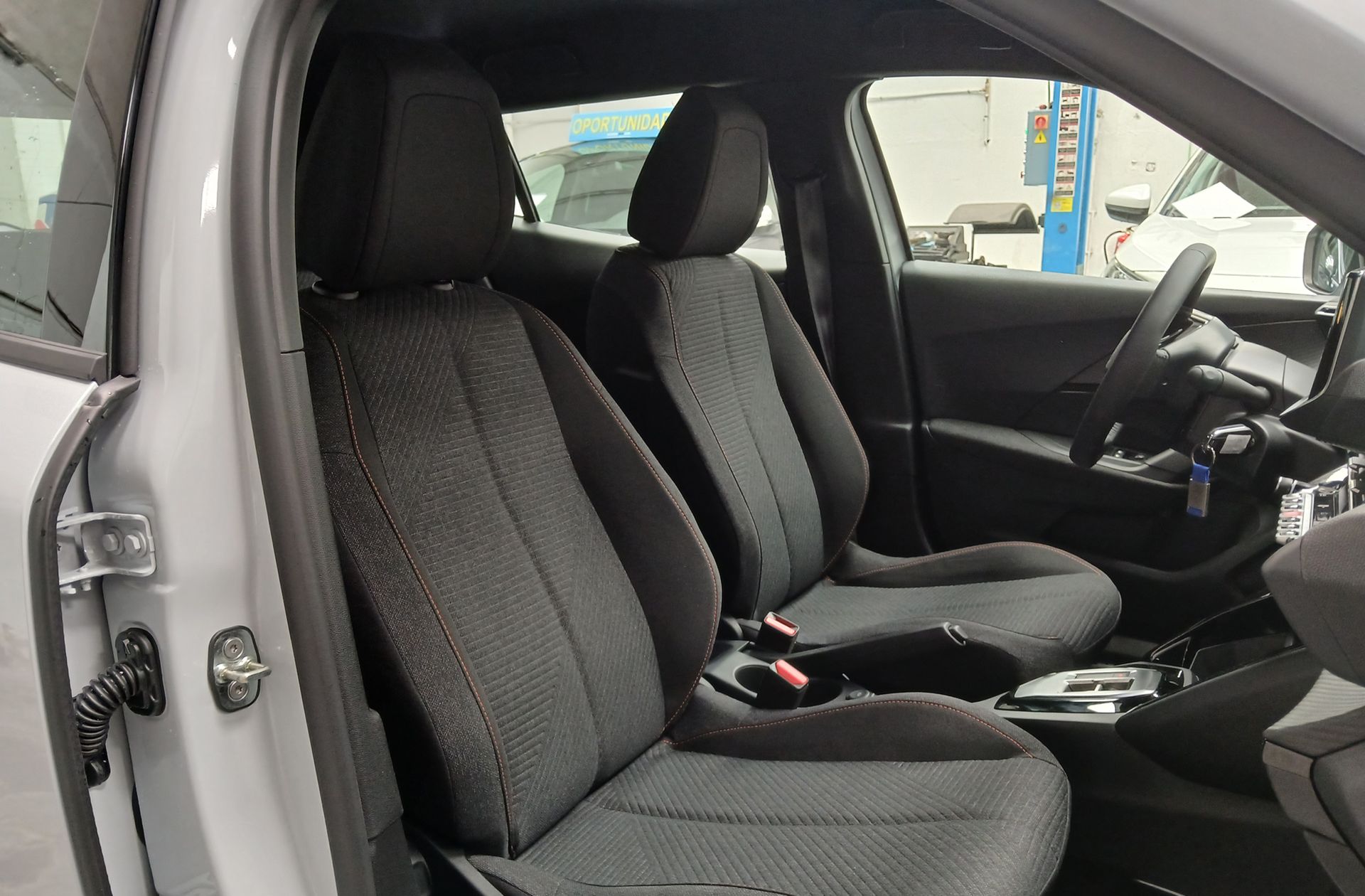 Peugeot 2008 Edition Hybrid eDCS6 - foto 19