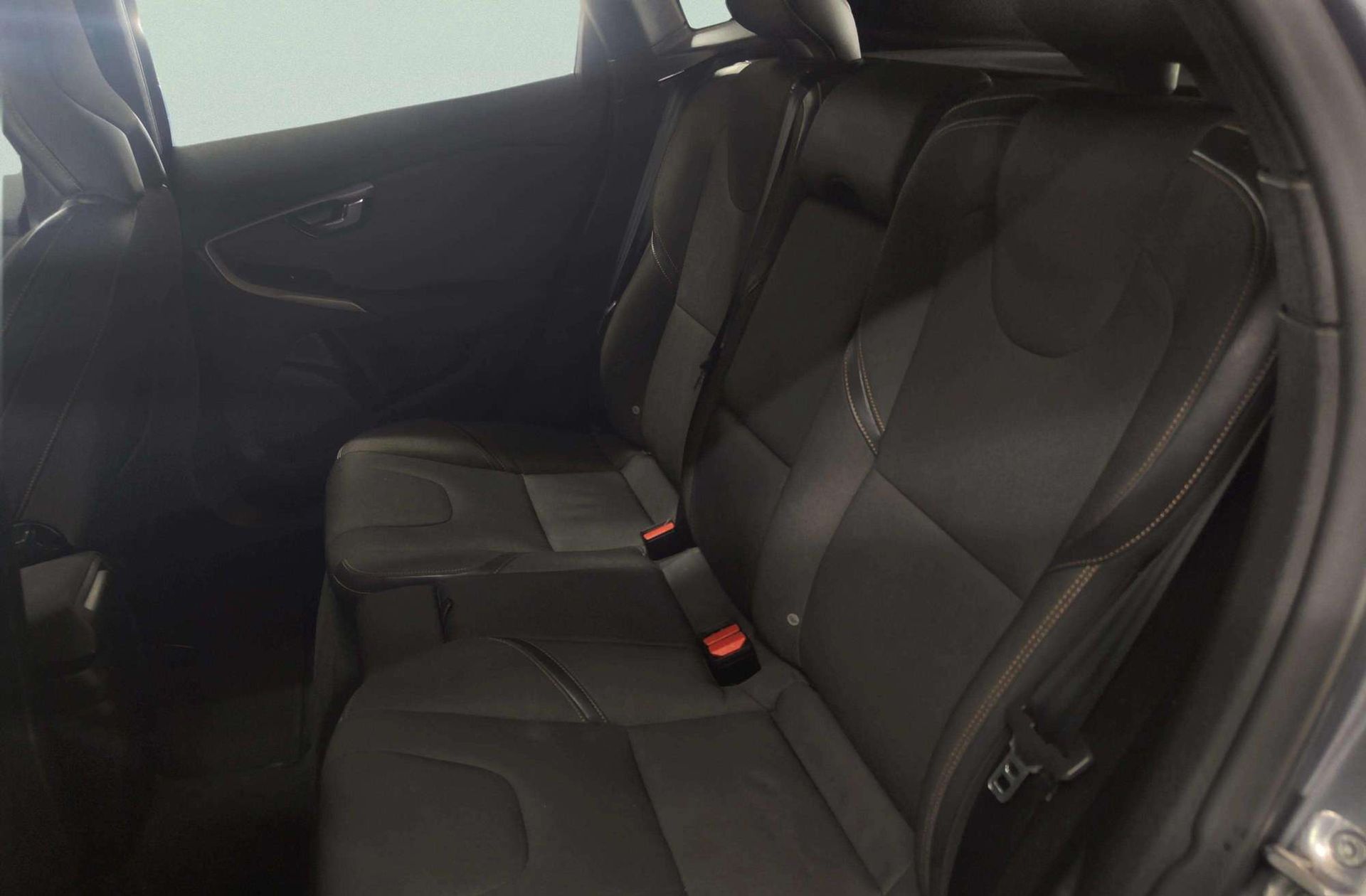 Volvo V40 D2 Momentum - foto 10