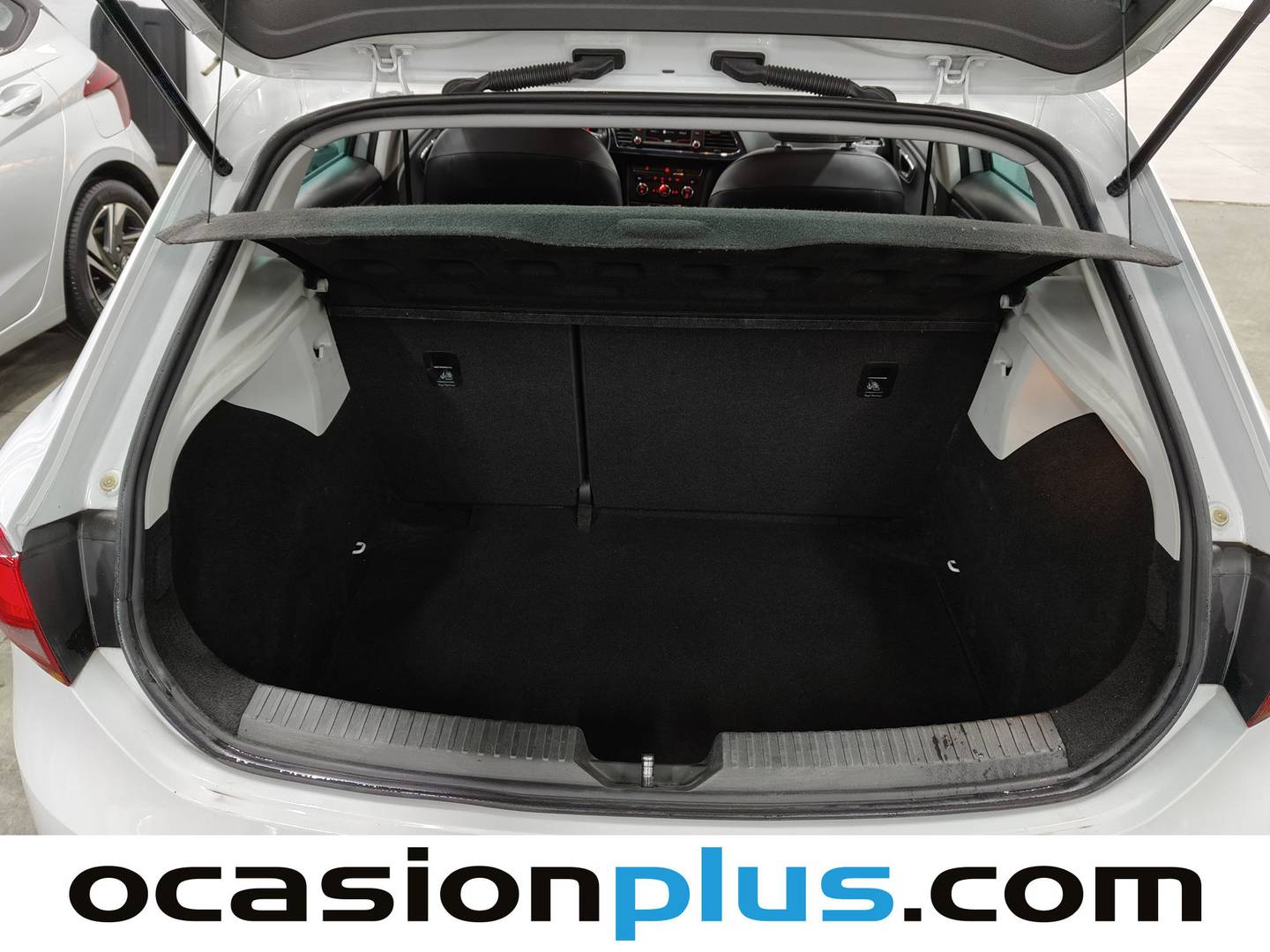 Fotos maletero Seat León Seat León 1.6 TDI St&Sp Style Connect Plus DSG (110 CV)