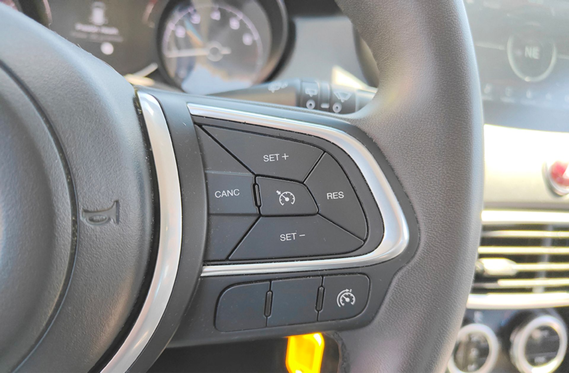 Fiat 500X 1.3 Firefly Cross T4 DCT - foto 24